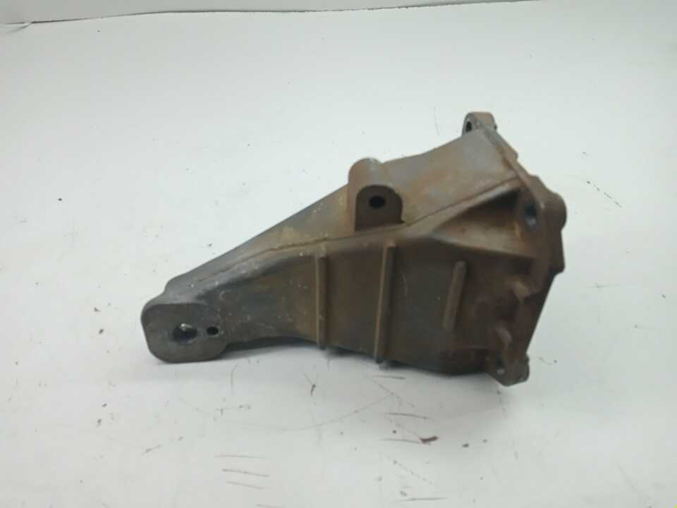 Suporte Motor Lado Direito Tracker 3