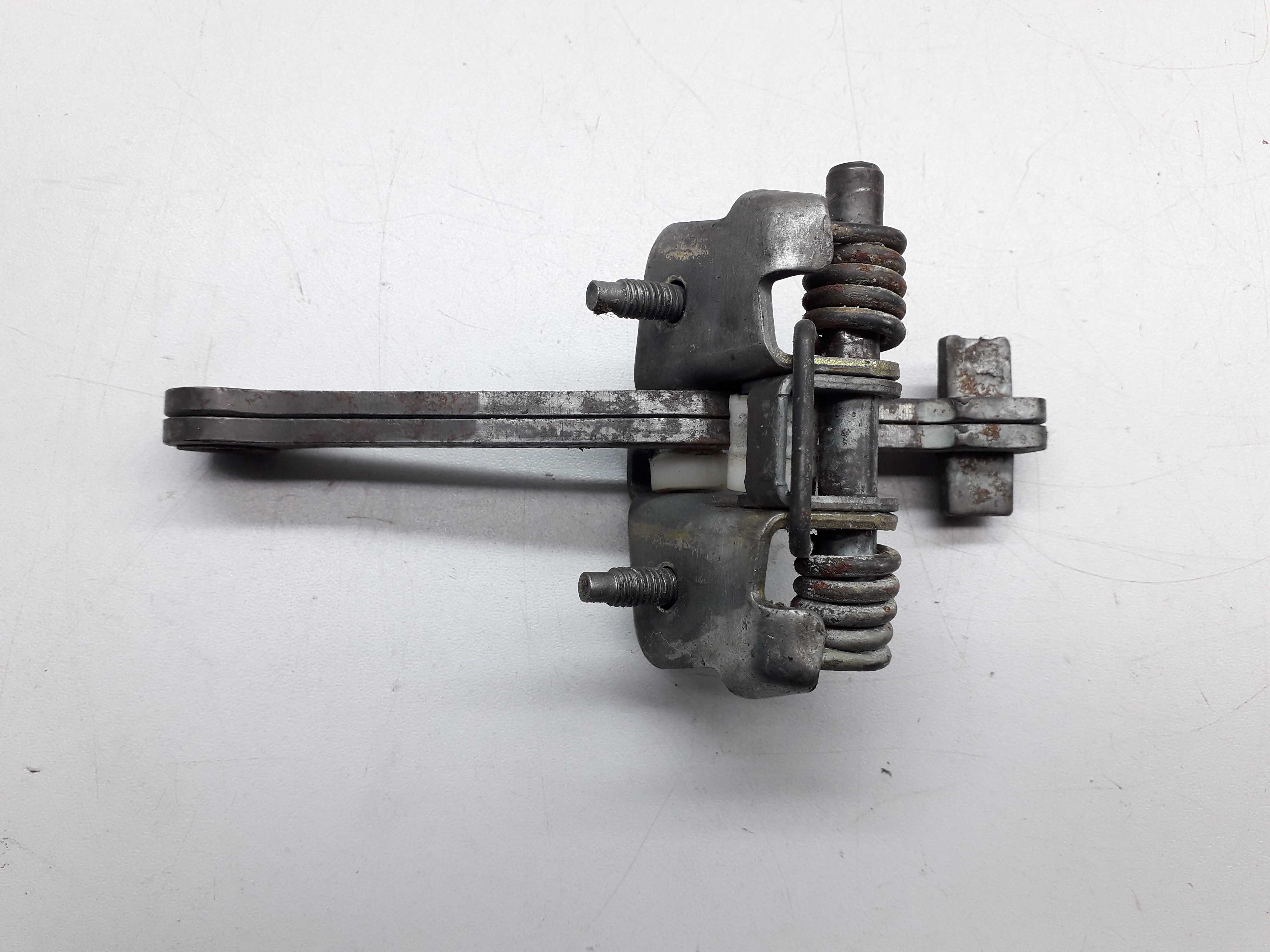 Limitador Porta Dianteira Vw Gol Parati Saveiro 1994/2001 1