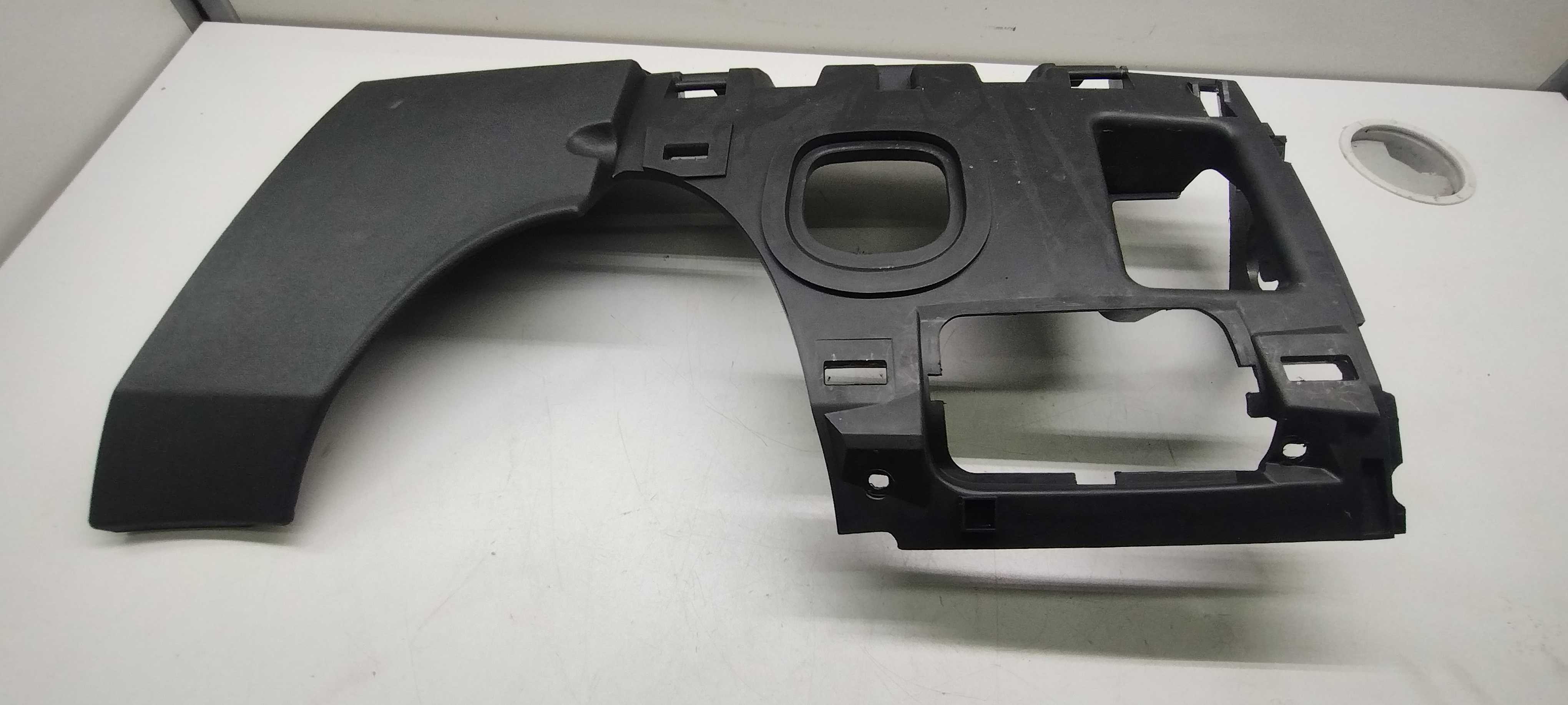Moldura Acabamento Painel Fusível Renault Megane 2012 1