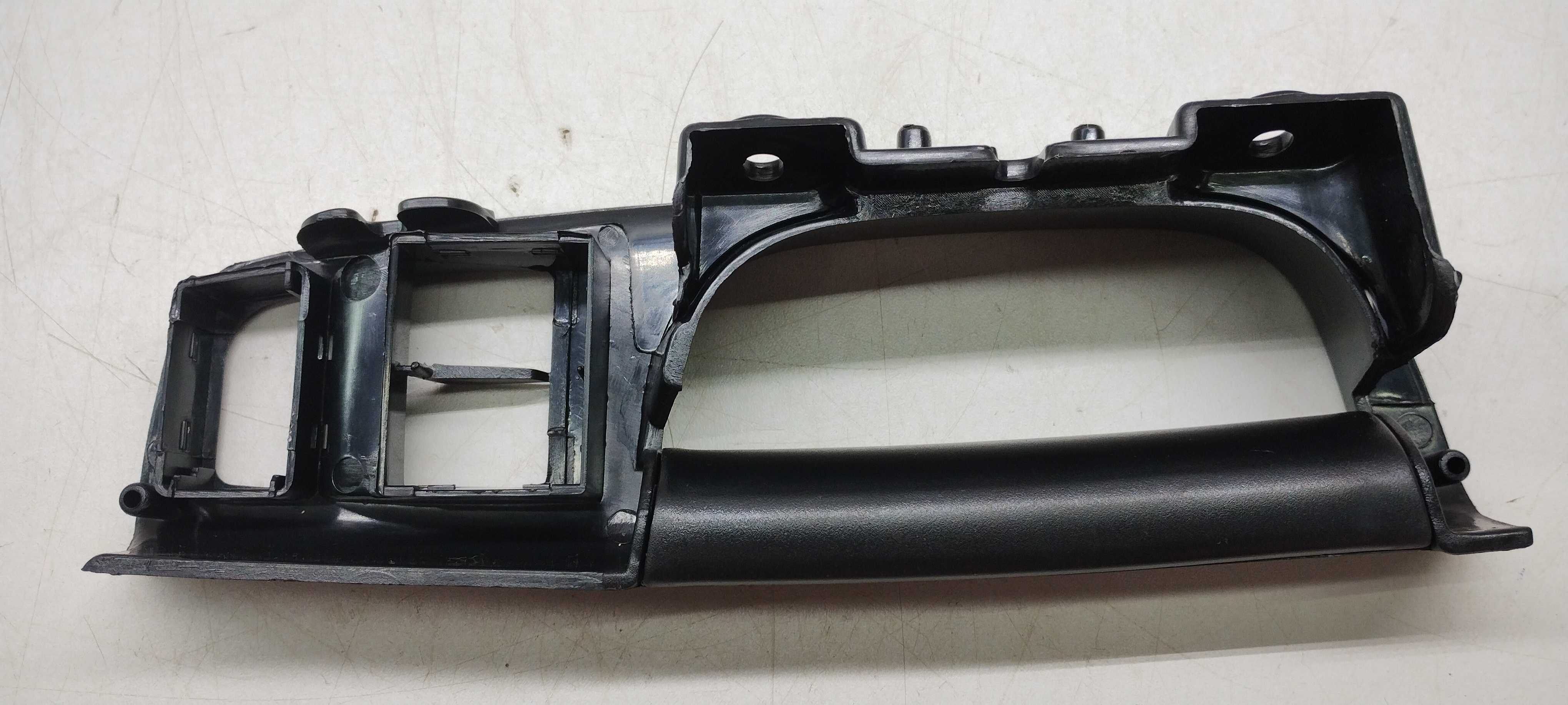 Puxador Porta Dianteira Esquerdo Vw Gol Voyage G5/g6 2