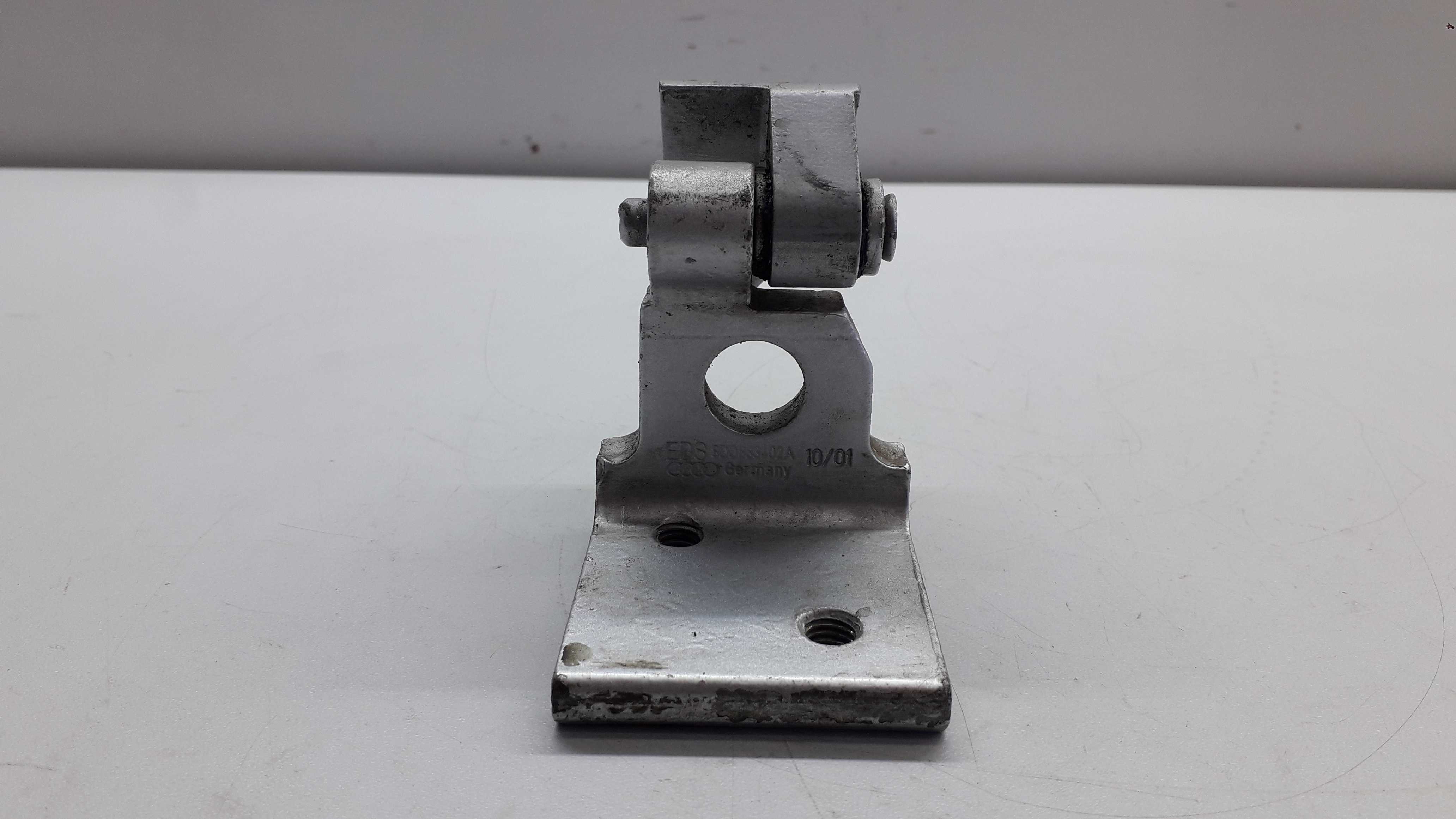 Dobradiça Porta Traseira Direita Superior Audi A4 99/01 1