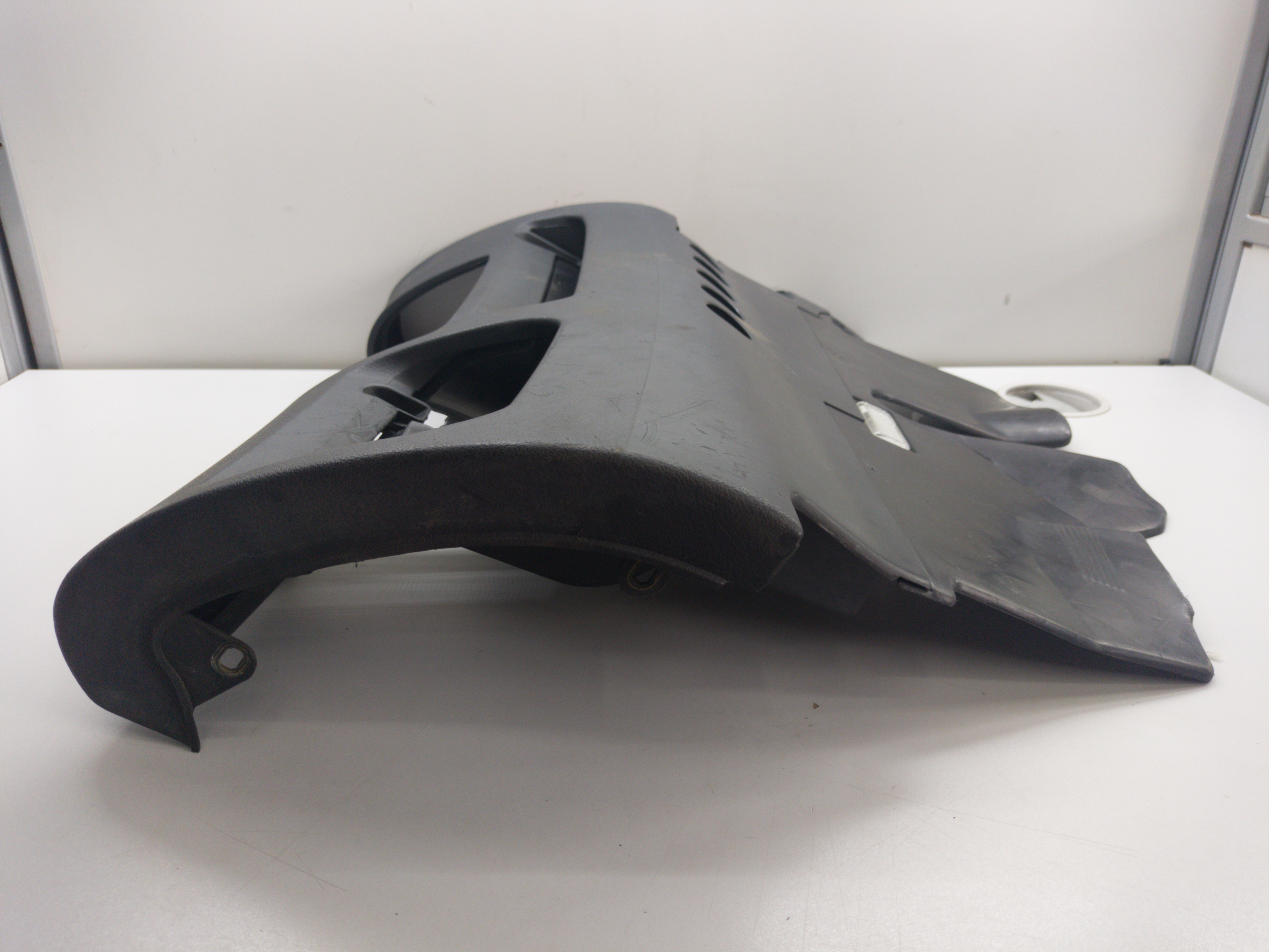 Acabamento Inferior Painel Esquerdo Audi A4 95/99 Avariado 3