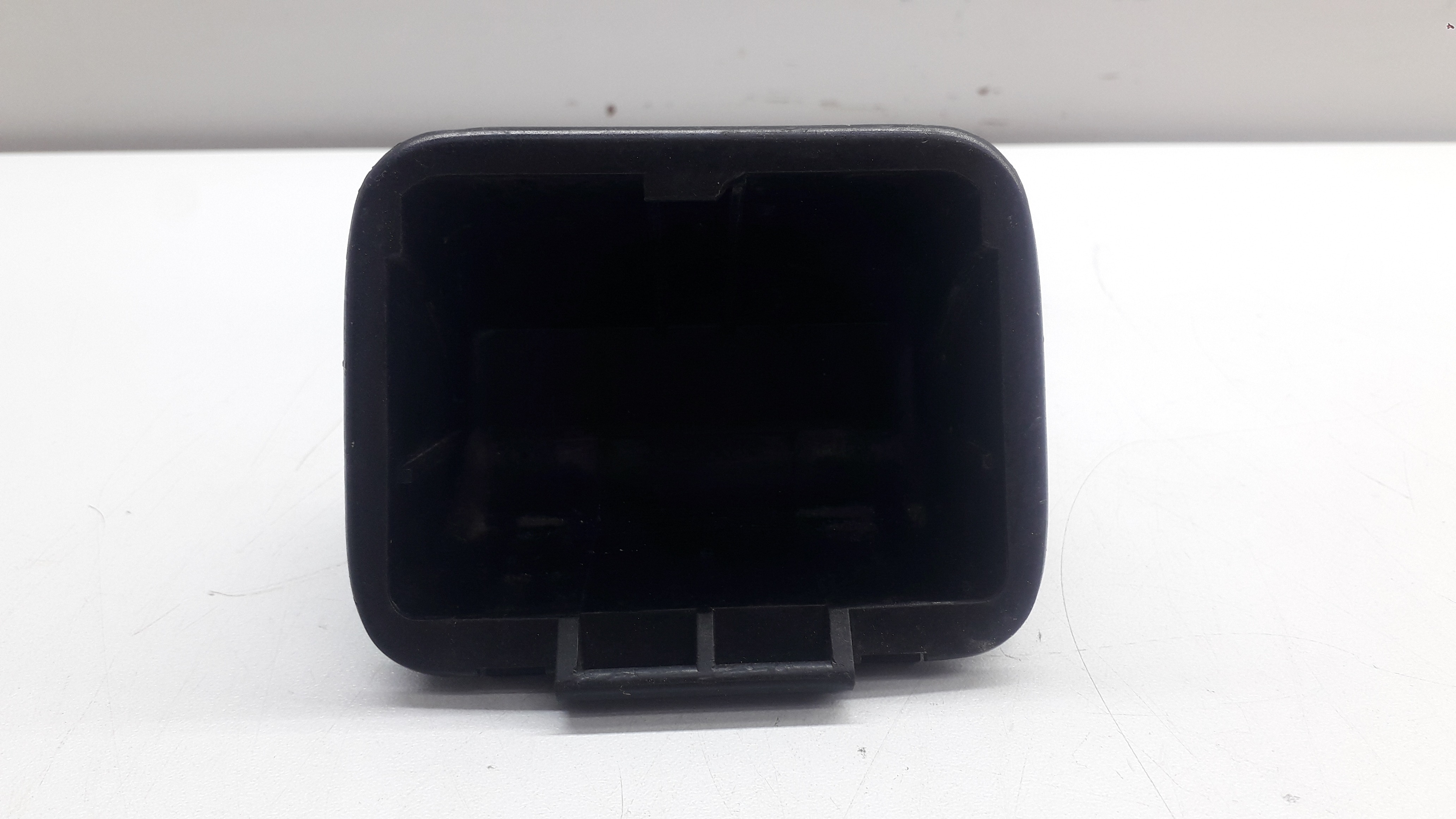 Cinzeiro Traseiro Ford Mondeo 93/00 1