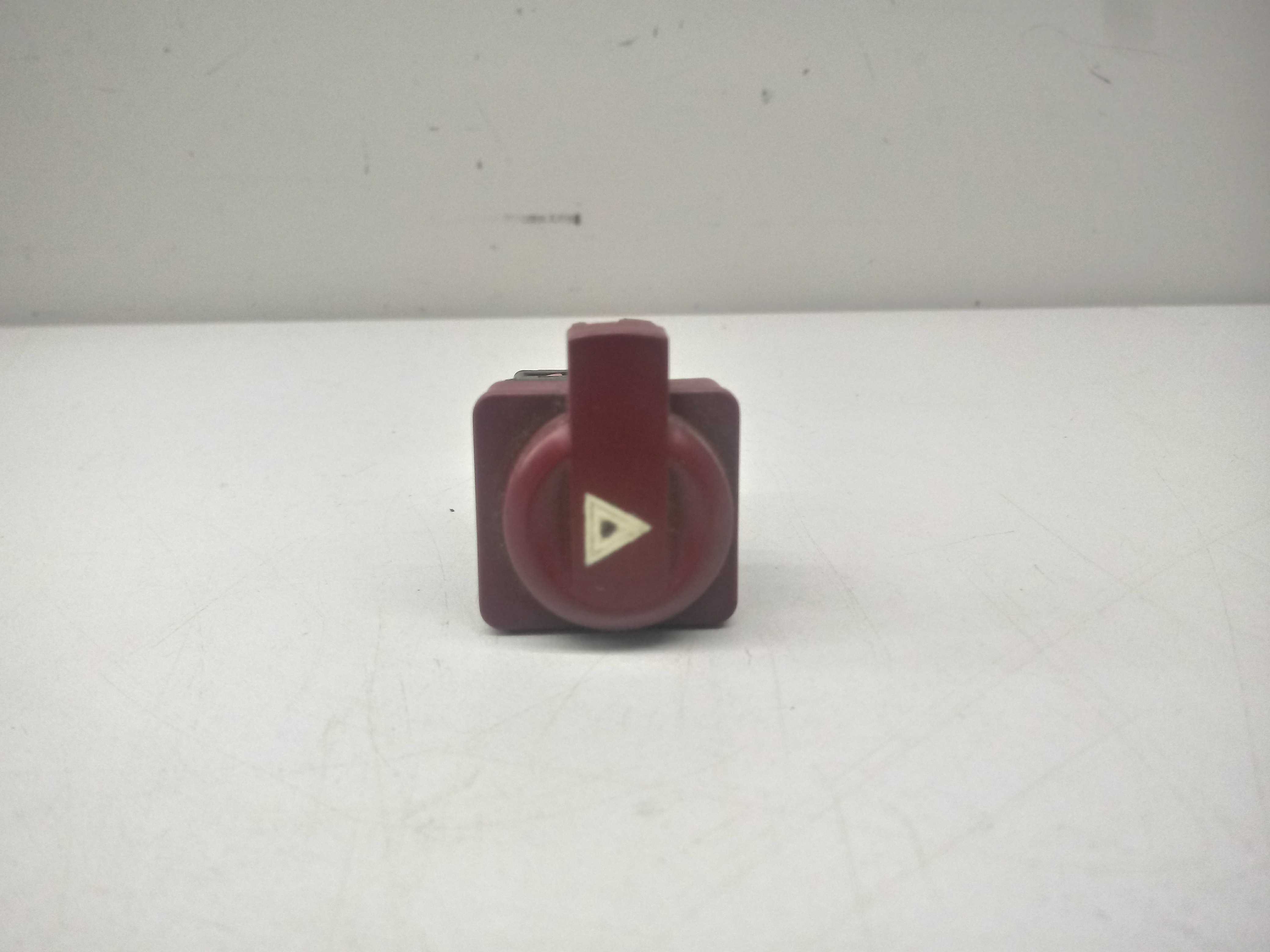 Botao Pisca Alerta Citroen C4 08/13 Vermelho 1