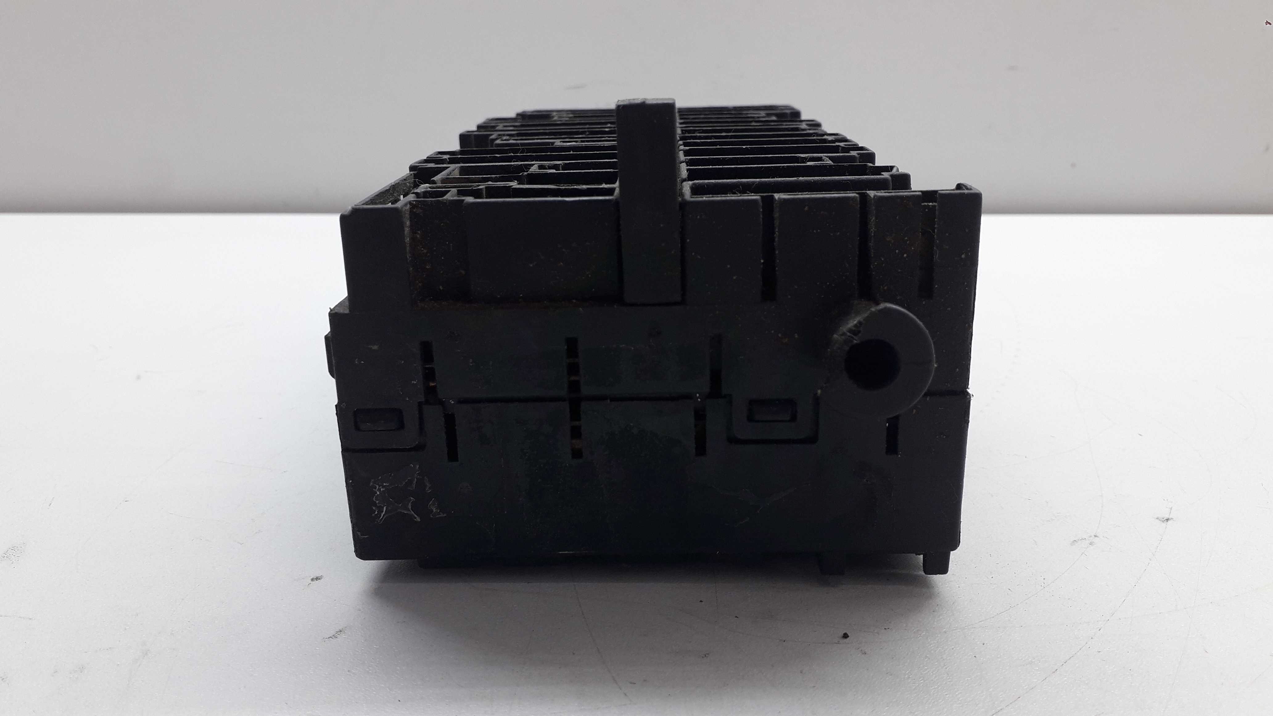 Caixa De Fusíveis Vw Golf/audi A4 1994/1998 3