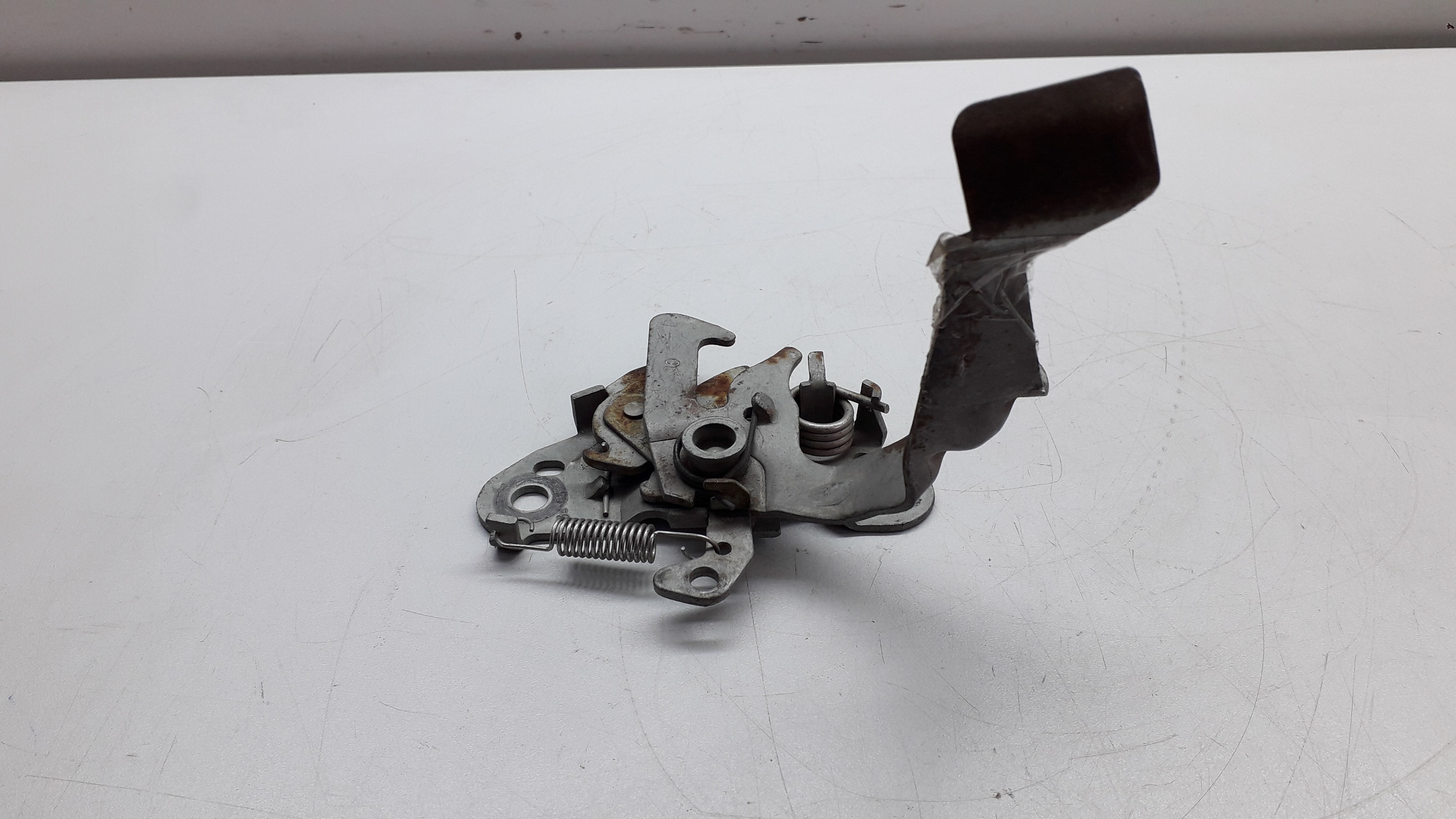Fechadura Trava Capô Citroen Xsara Picasso 2007 4
