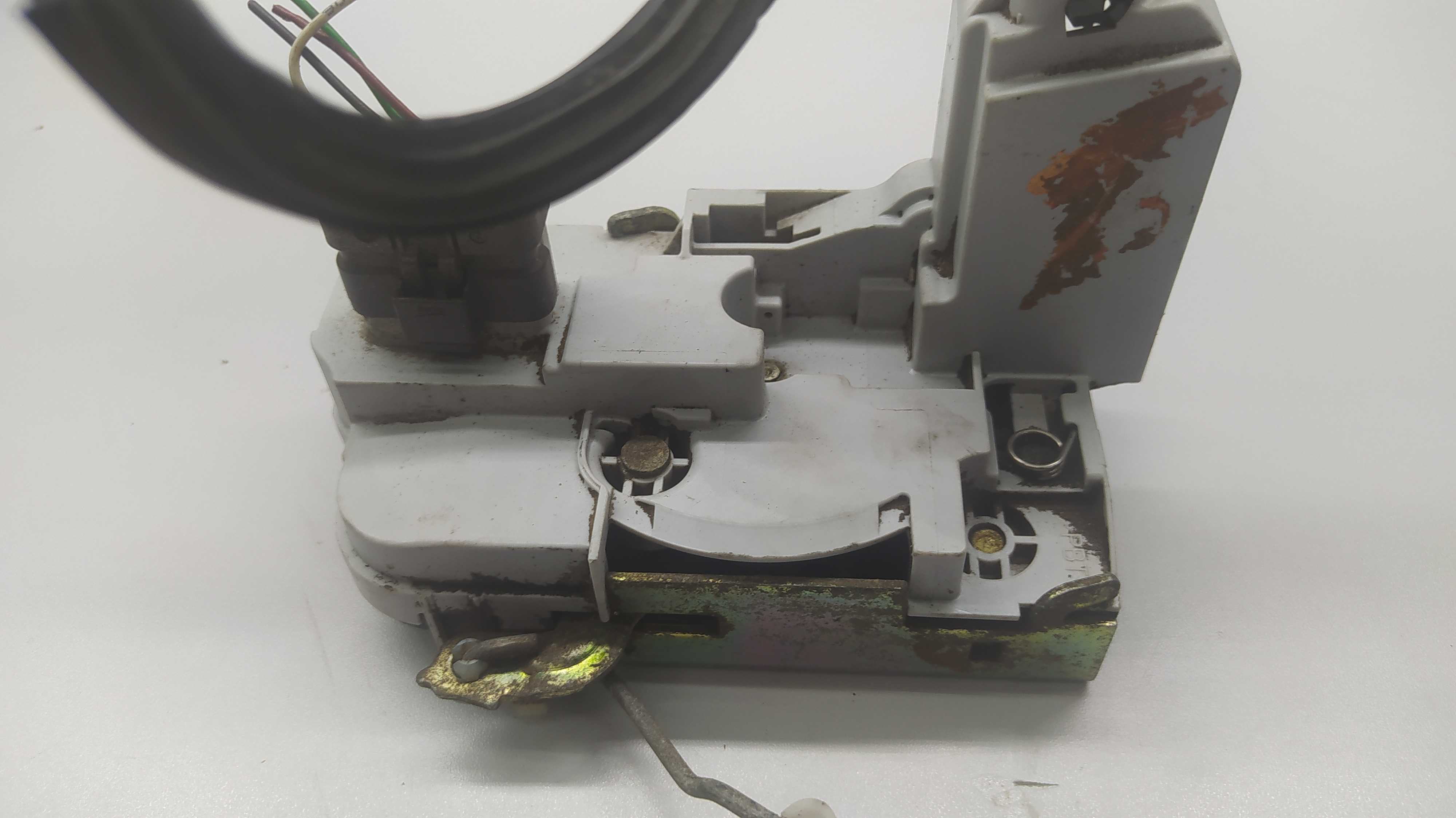 Fechadura Dianteira Direita Peugeot 307 2008 3
