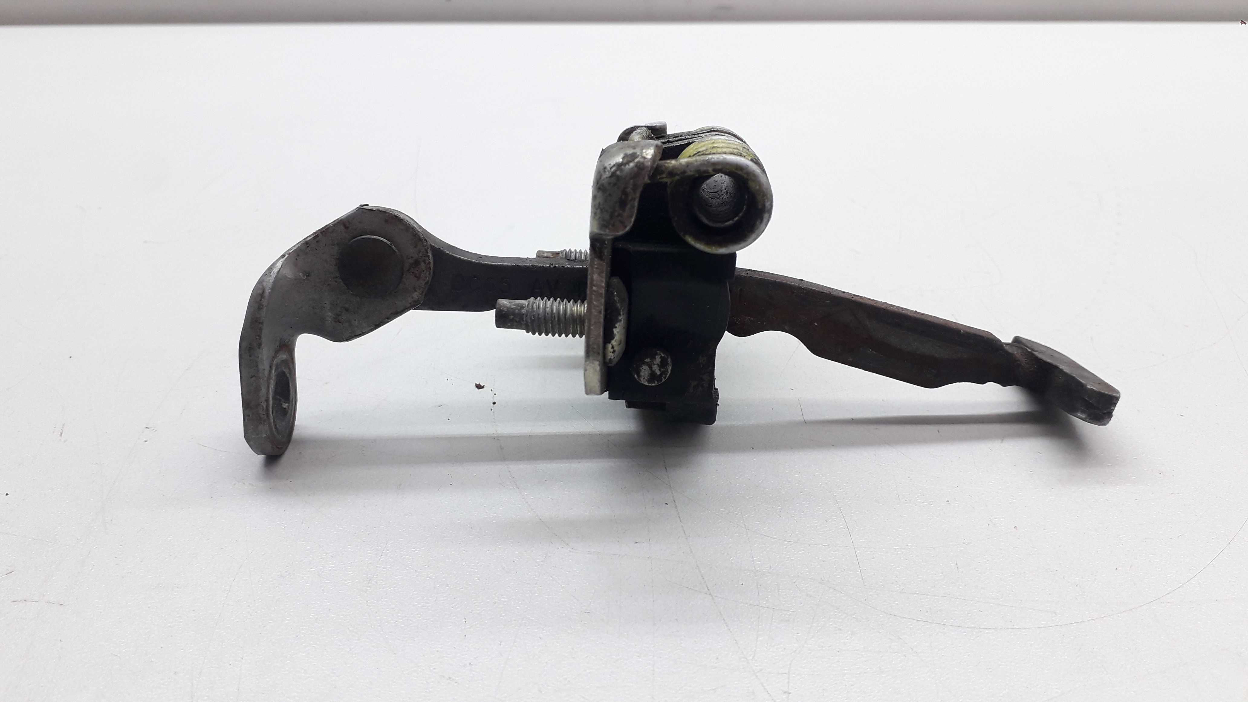 Limitador Da Porta Dianteira Direita Renault Clio 2005 5