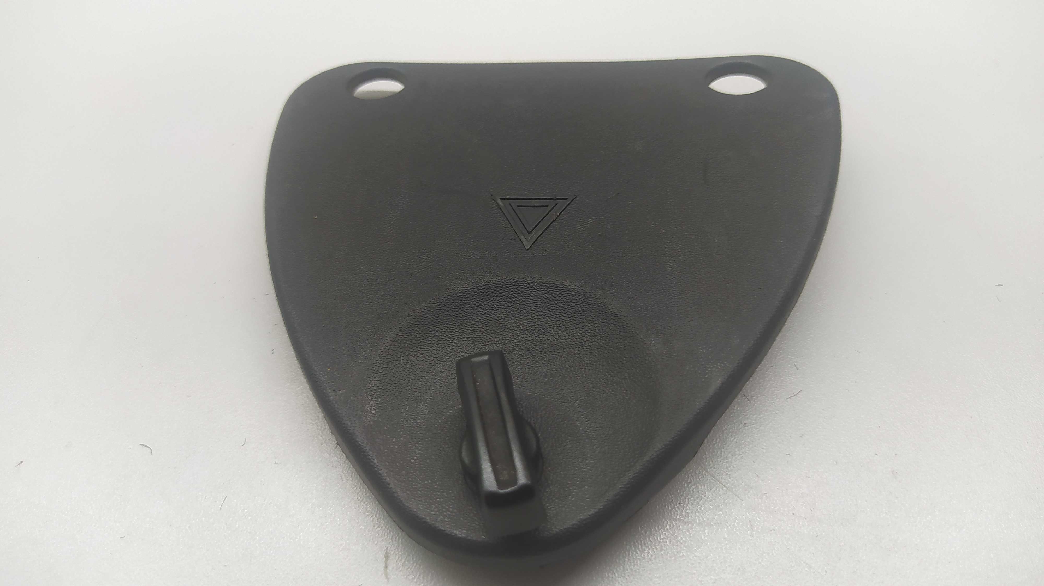 Suporte Triângulo Segurança Vw Passat 99