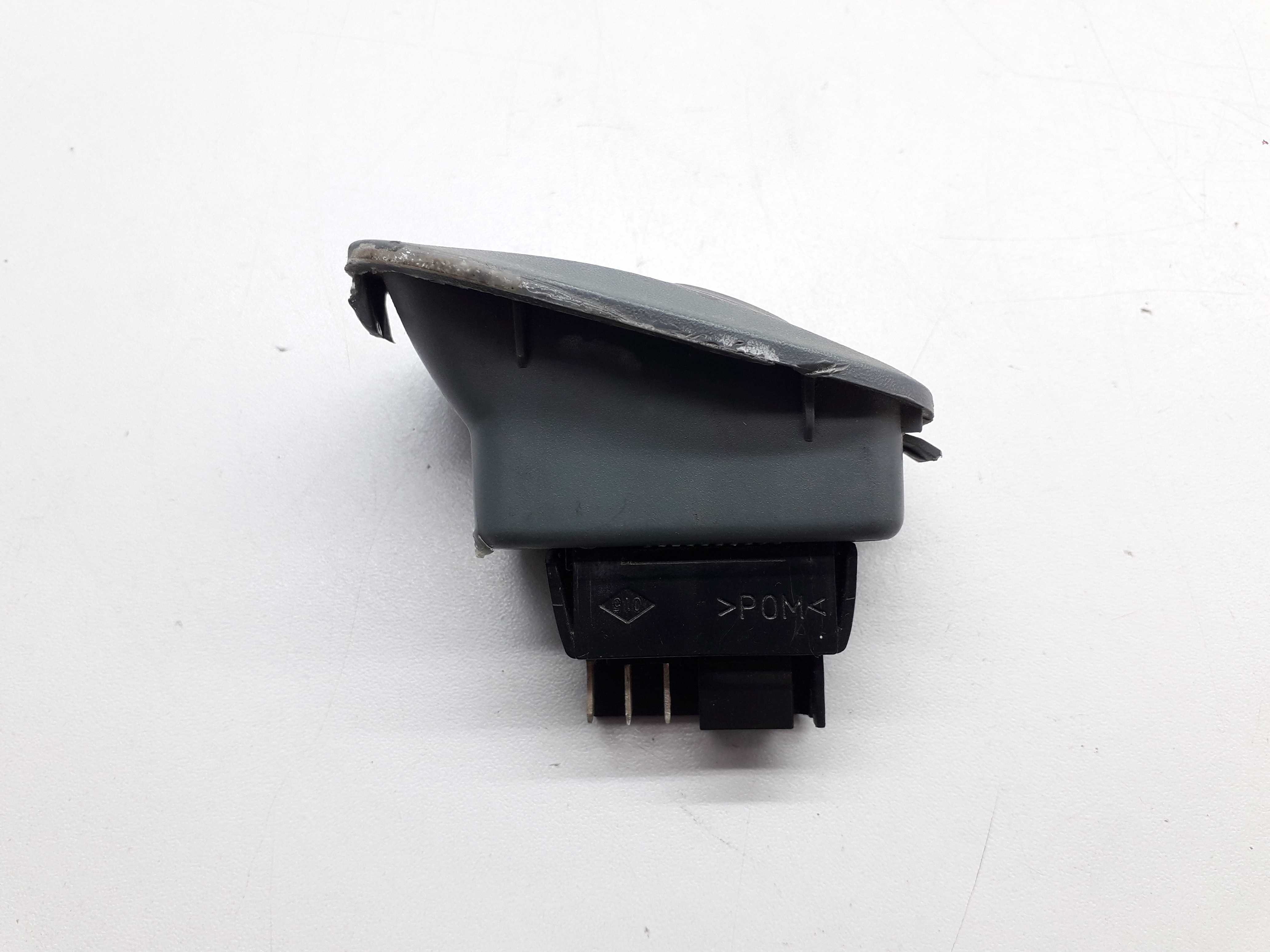 Moldura Botão Vidro Elétrico Traseiro Renault Scenic 99/06 5