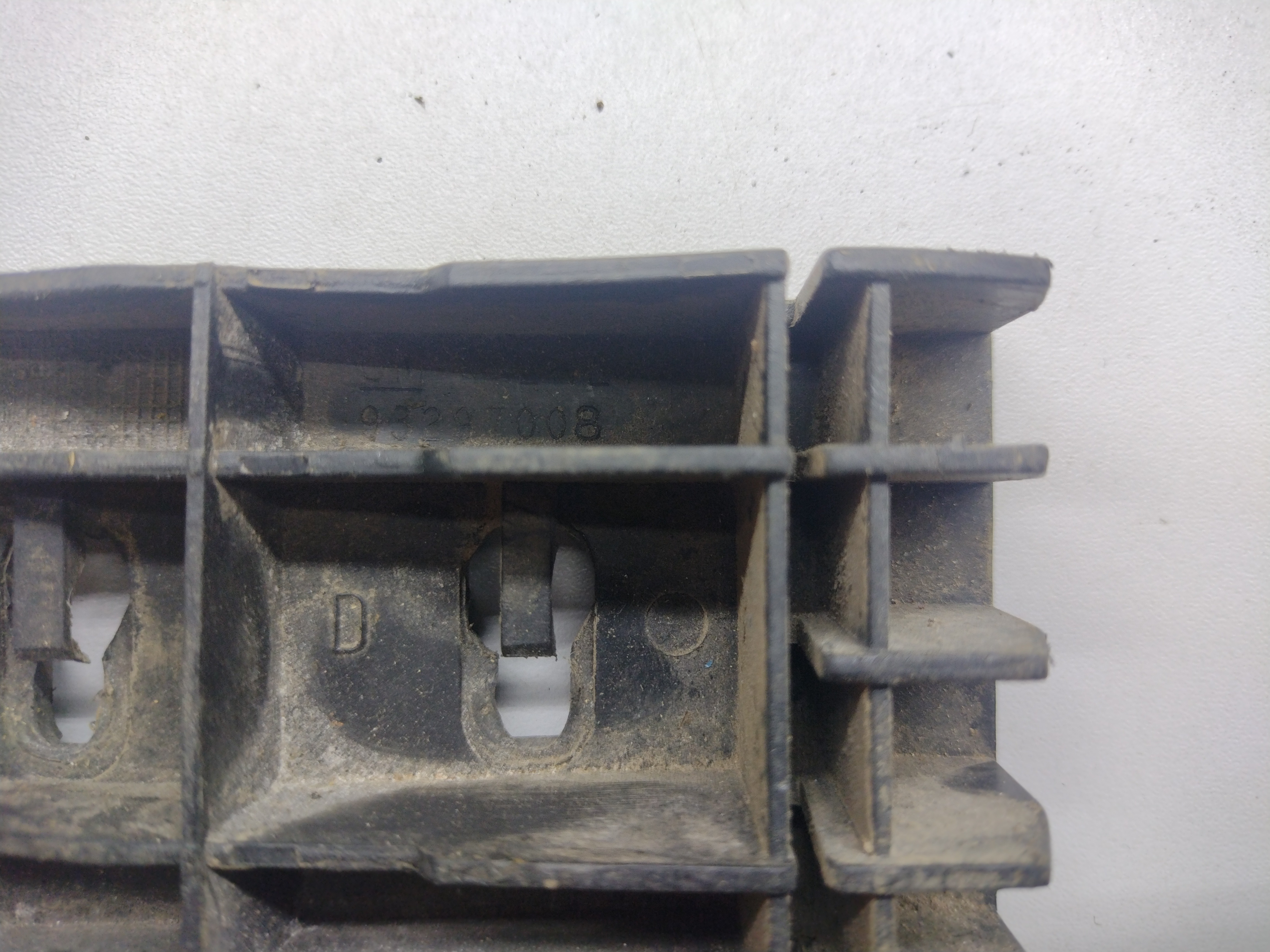 Suporte Guia Para-choque Traseiro Corsa Sedan 1996/2014 6