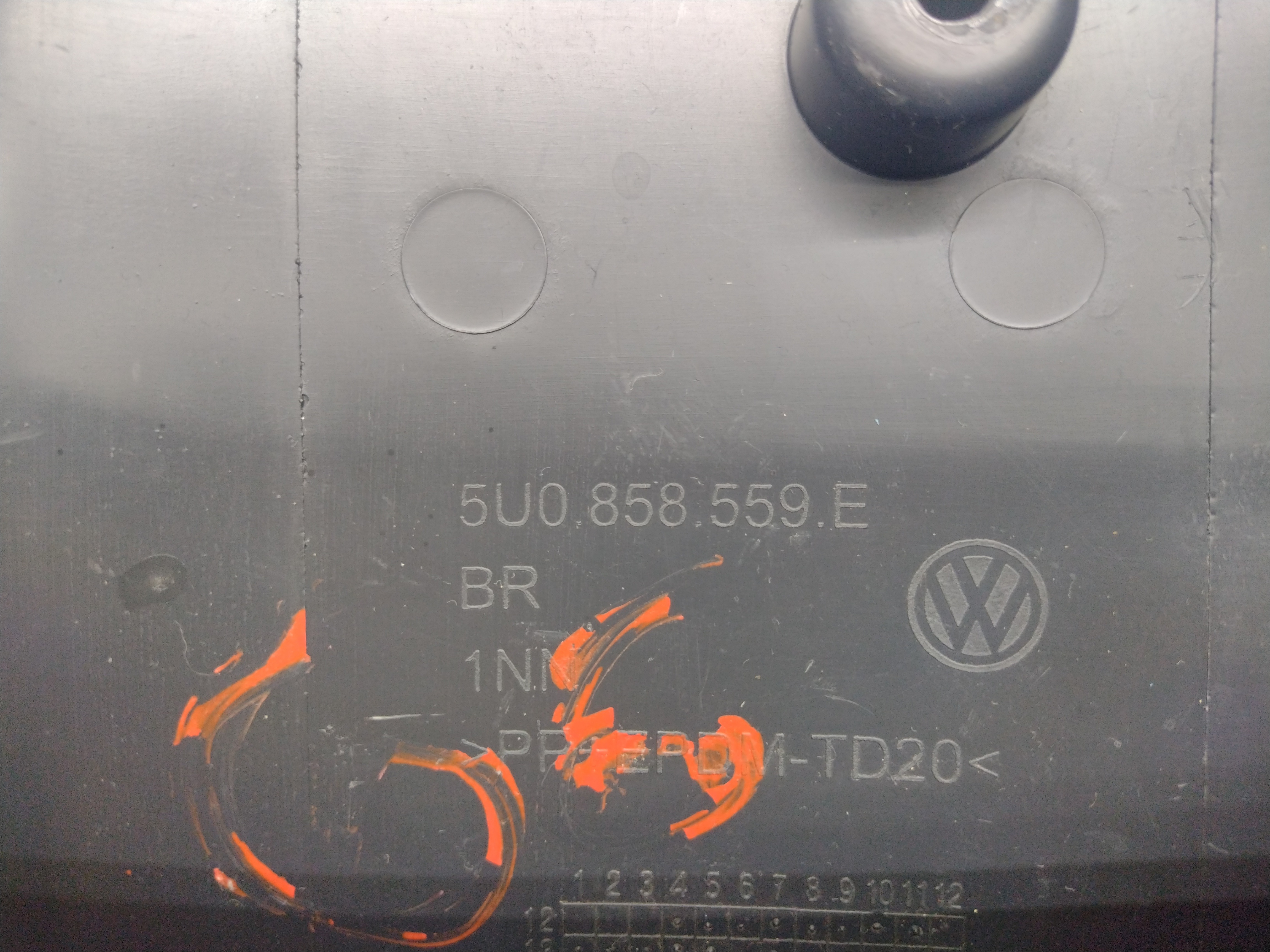 Moldura Capa Chave De Seta Inferior Volkswagen Gol G5 2009 7