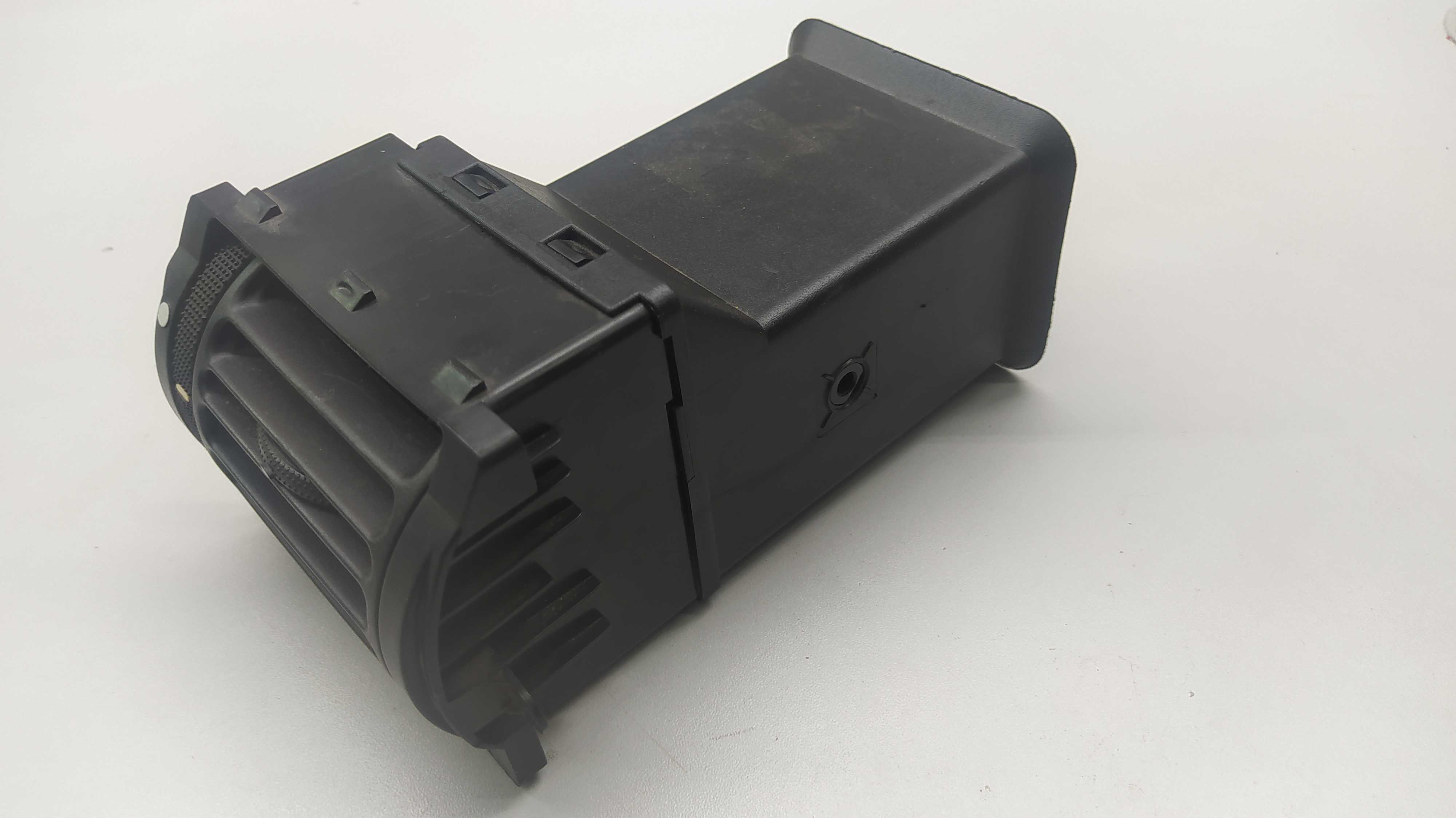 Difusor De Ar Esquerdo Ford Escort 2
