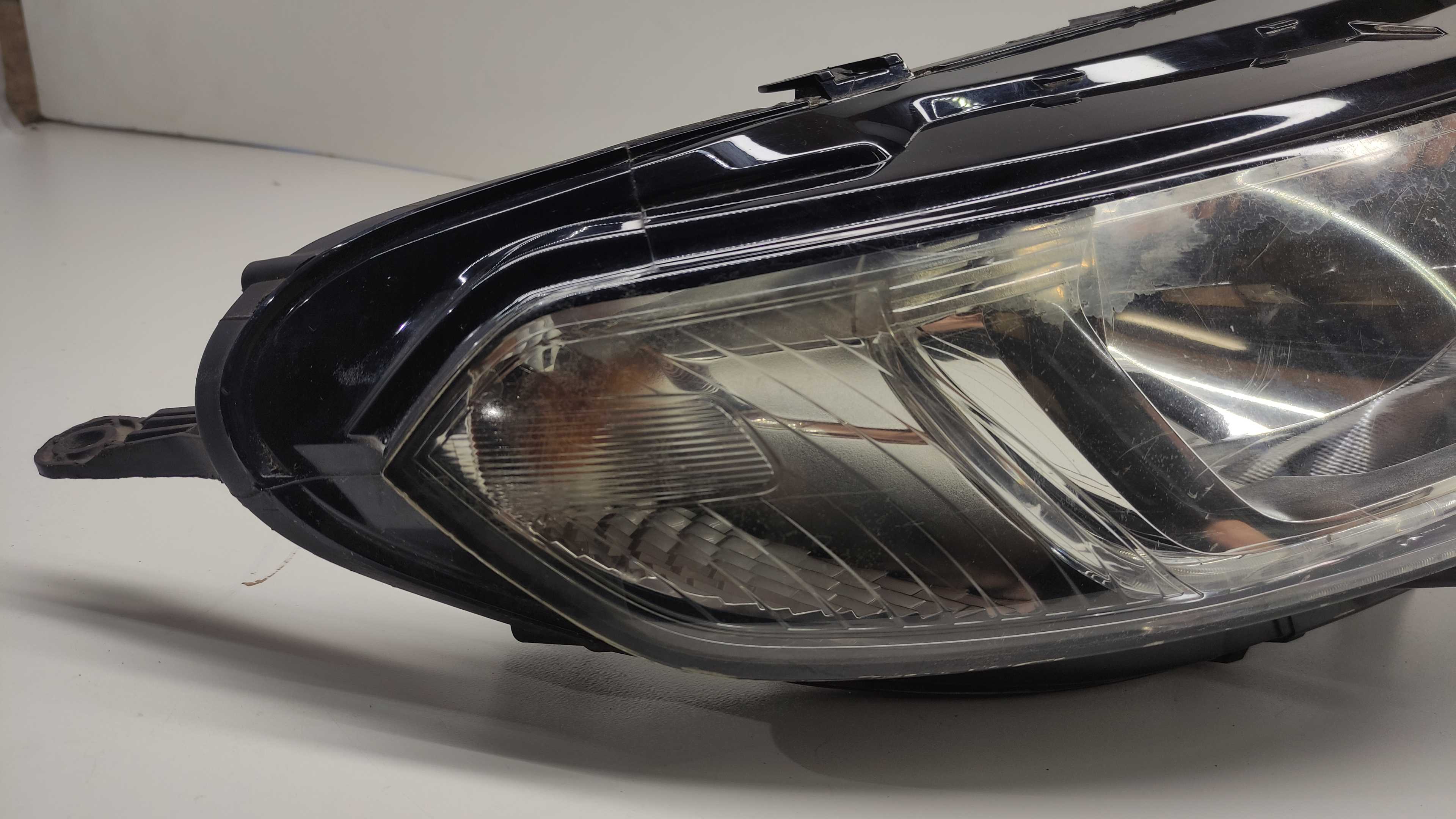 Farol Ford Ecosport Lado Direito 2013 3
