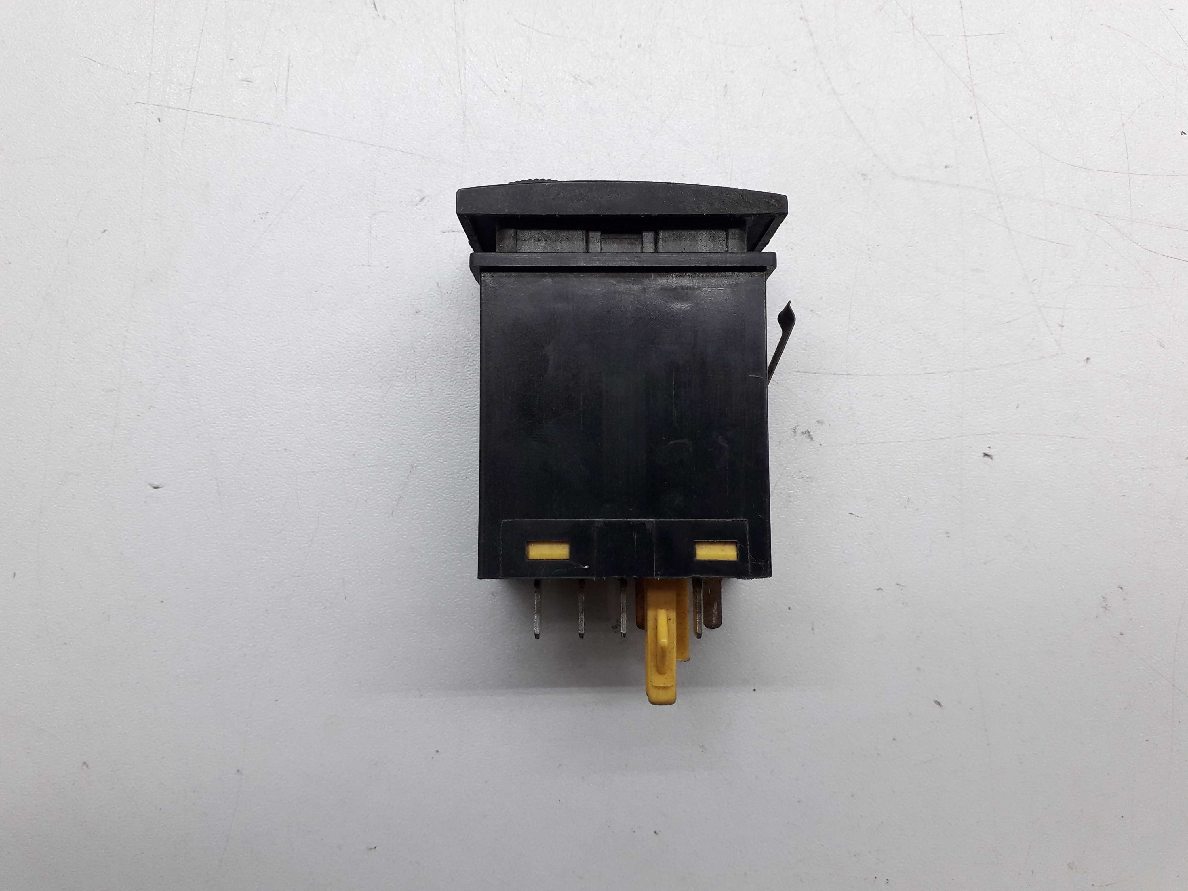 Botão Abertura Porta Malas Vw Gol Parati 4