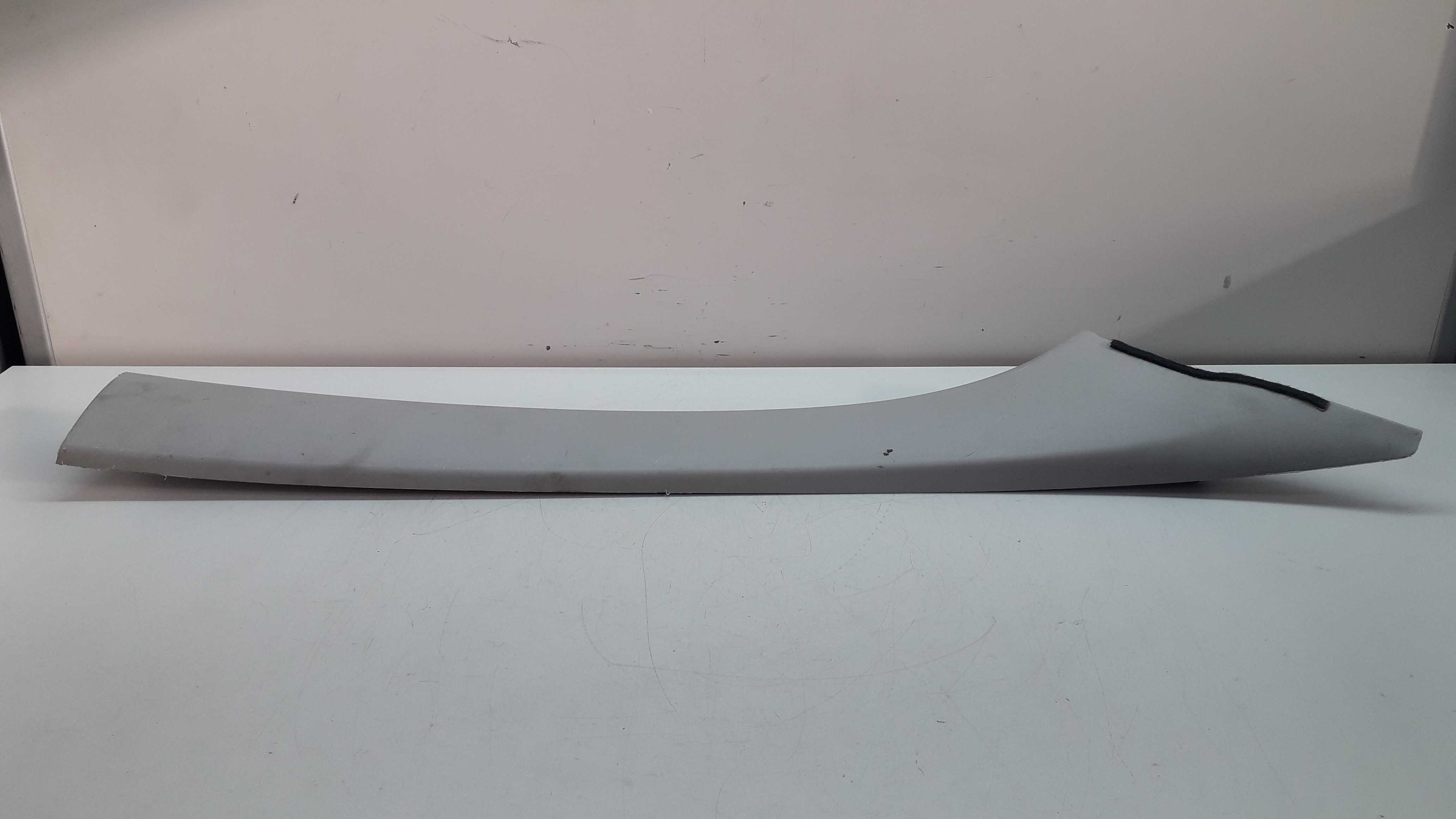 Moldura Coluna Parabrisa Lado Direito Gm Vectra 2006/2011 2