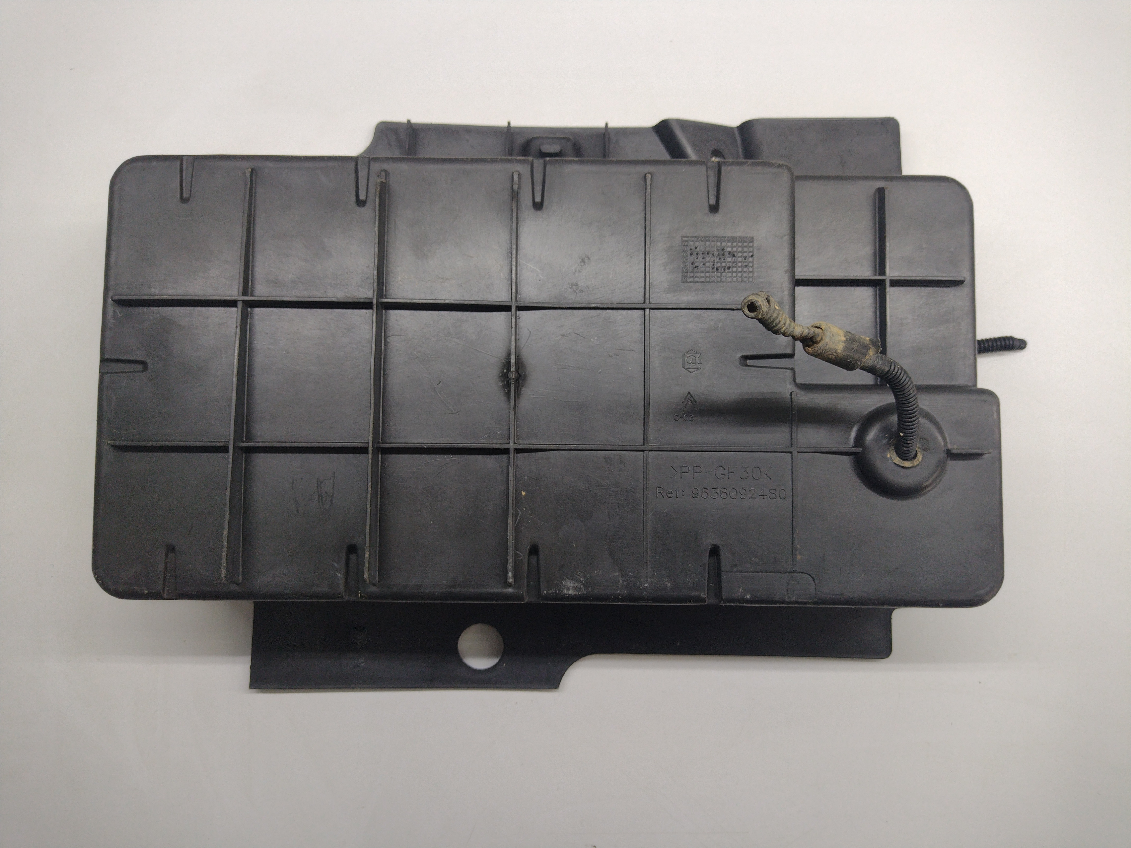 Caixa Suporte Bateria Citroen Xsara Picasso 2006 1