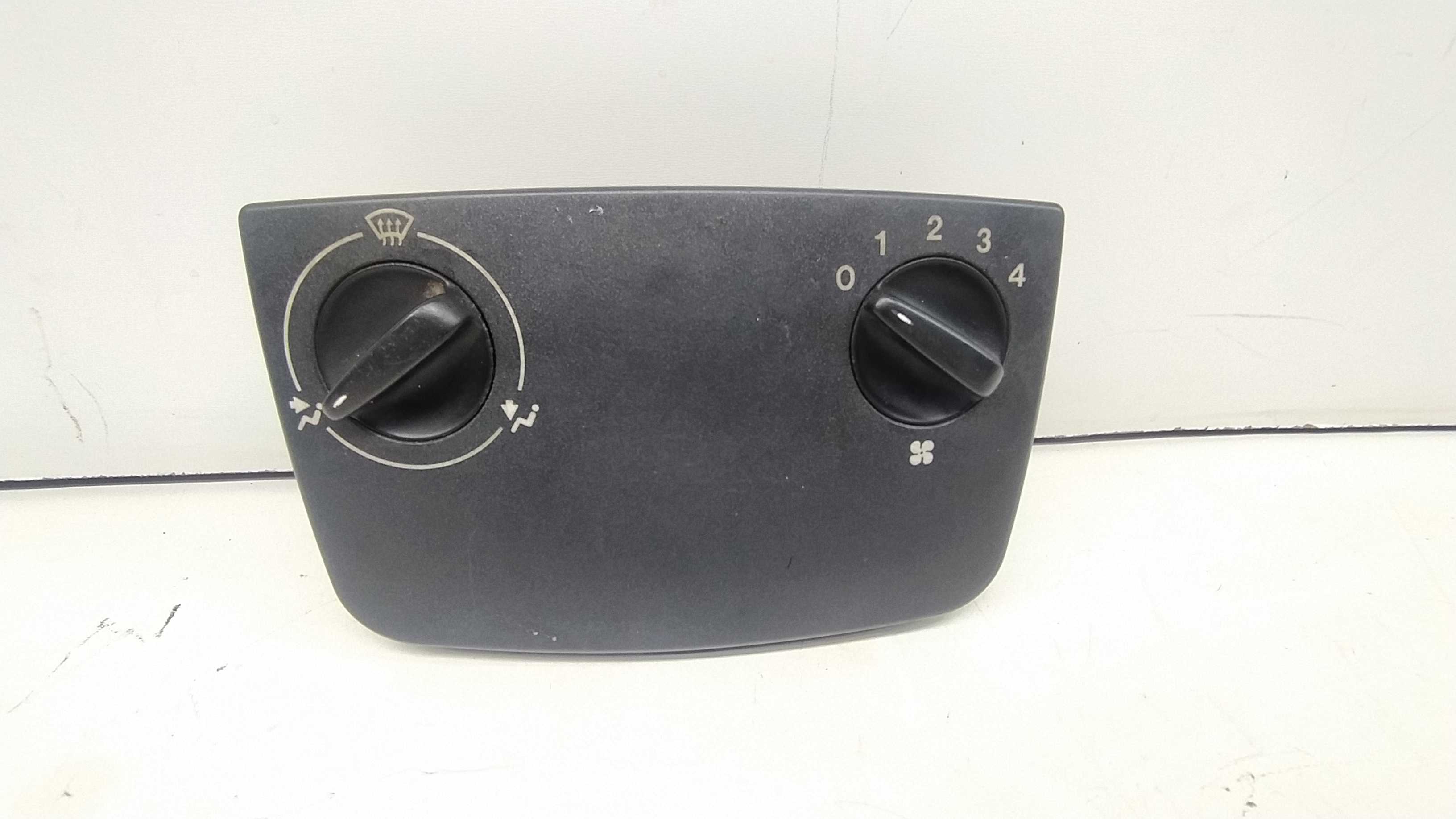 Comando De Ar Quente/frio Ford Fiesta 97 1