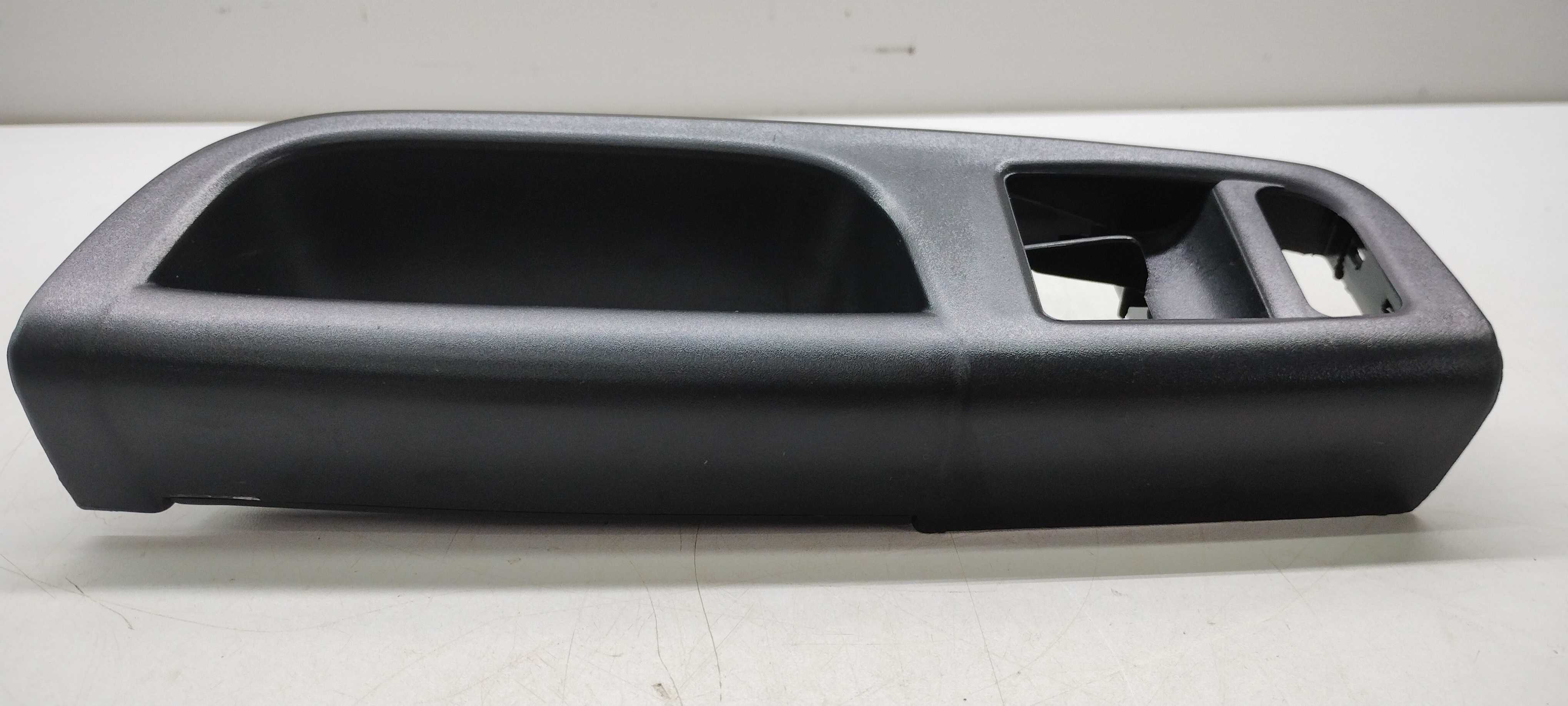 Puxador Porta Dianteira Esquerdo Vw Gol Voyage G5/g6 3