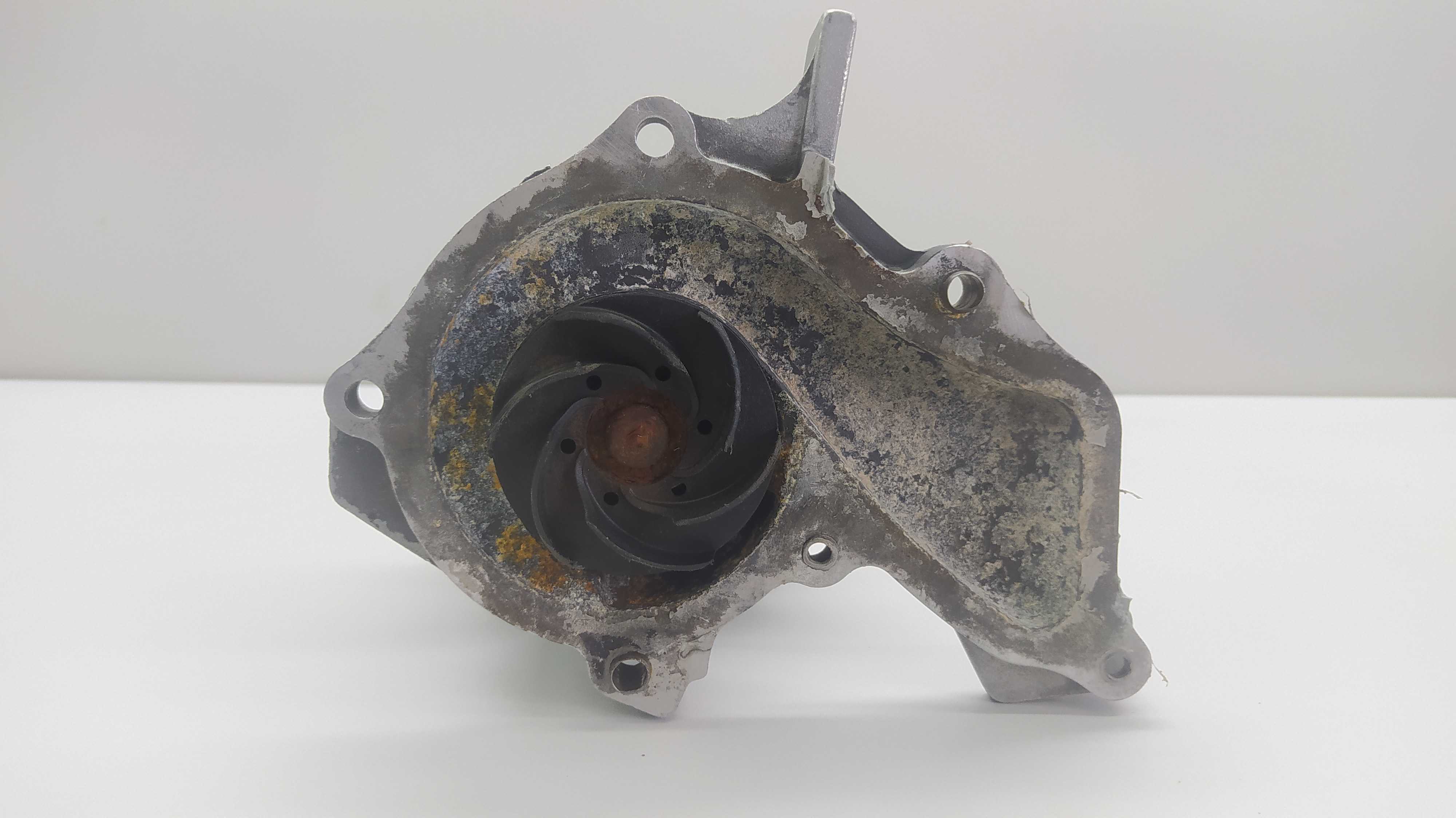 Bomba Dagua Ford Courier 1.4 16v 4