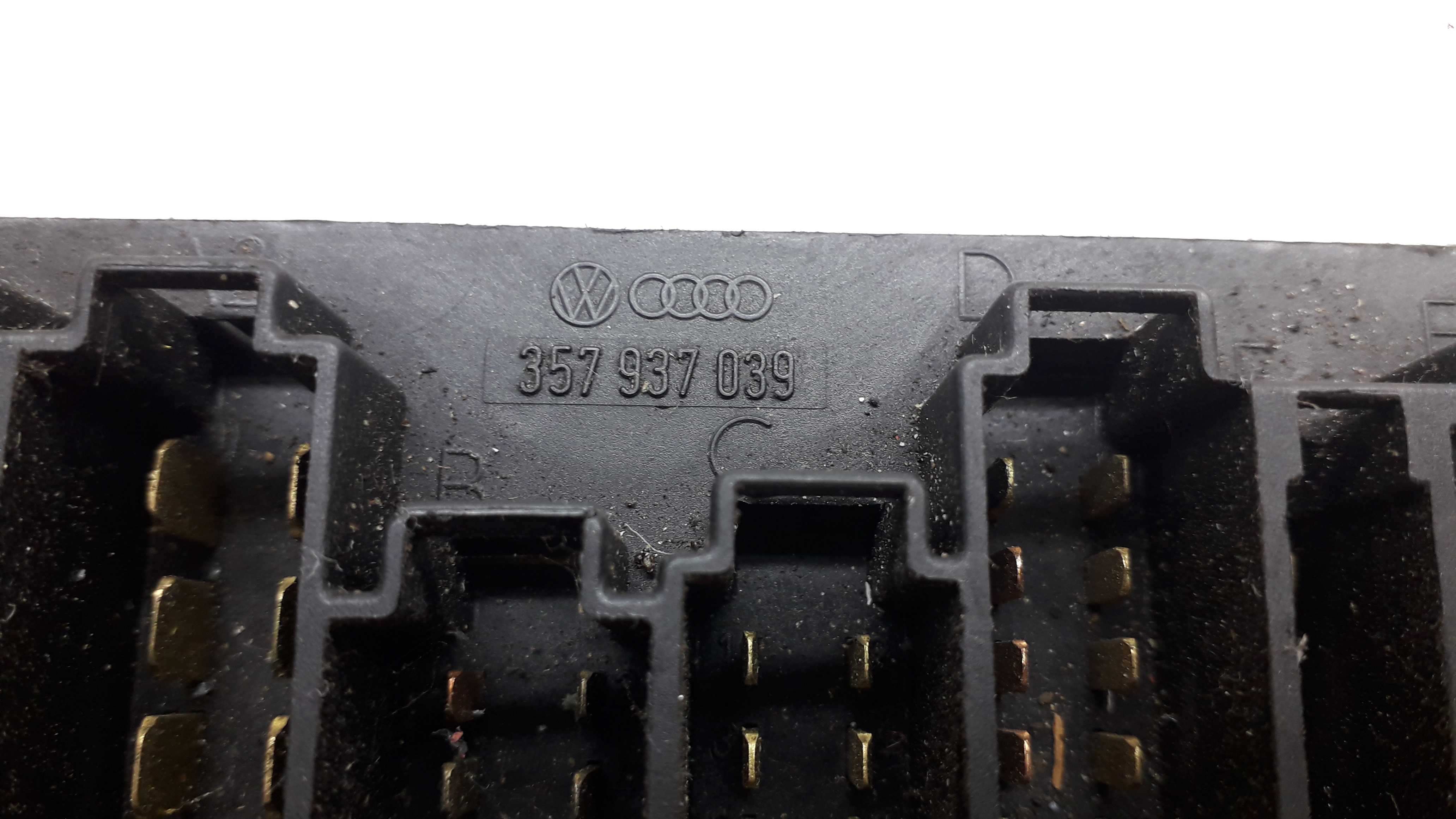 Caixa De Fusíveis Vw Golf/audi A4 1994/1998 7