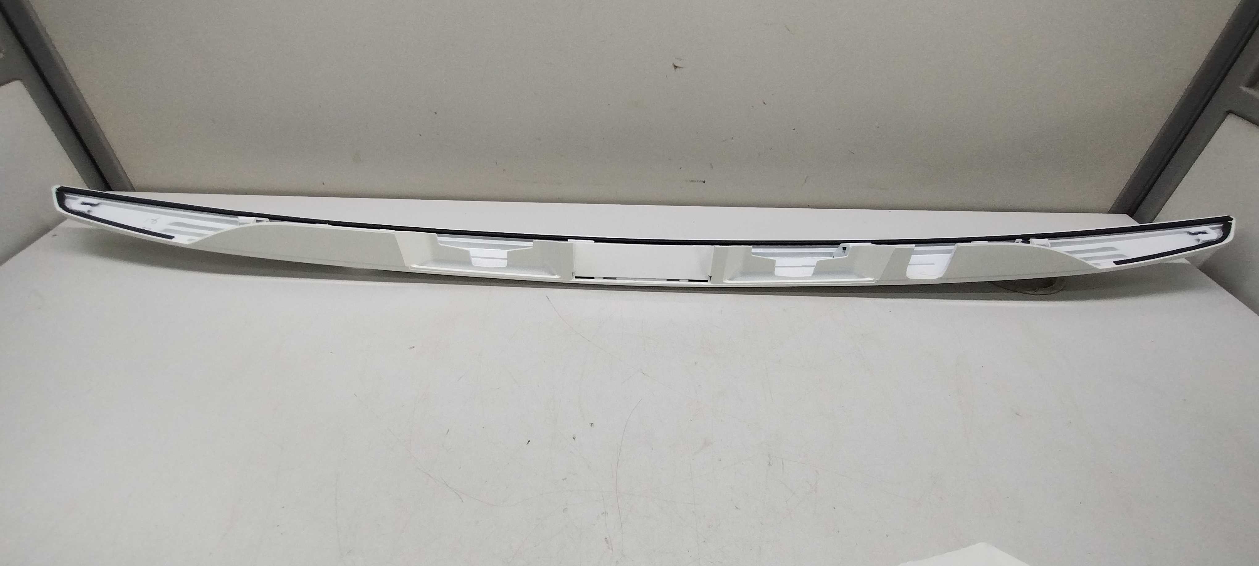 Moldura Tampa Traseira Toyota Corola 2012/2014 3