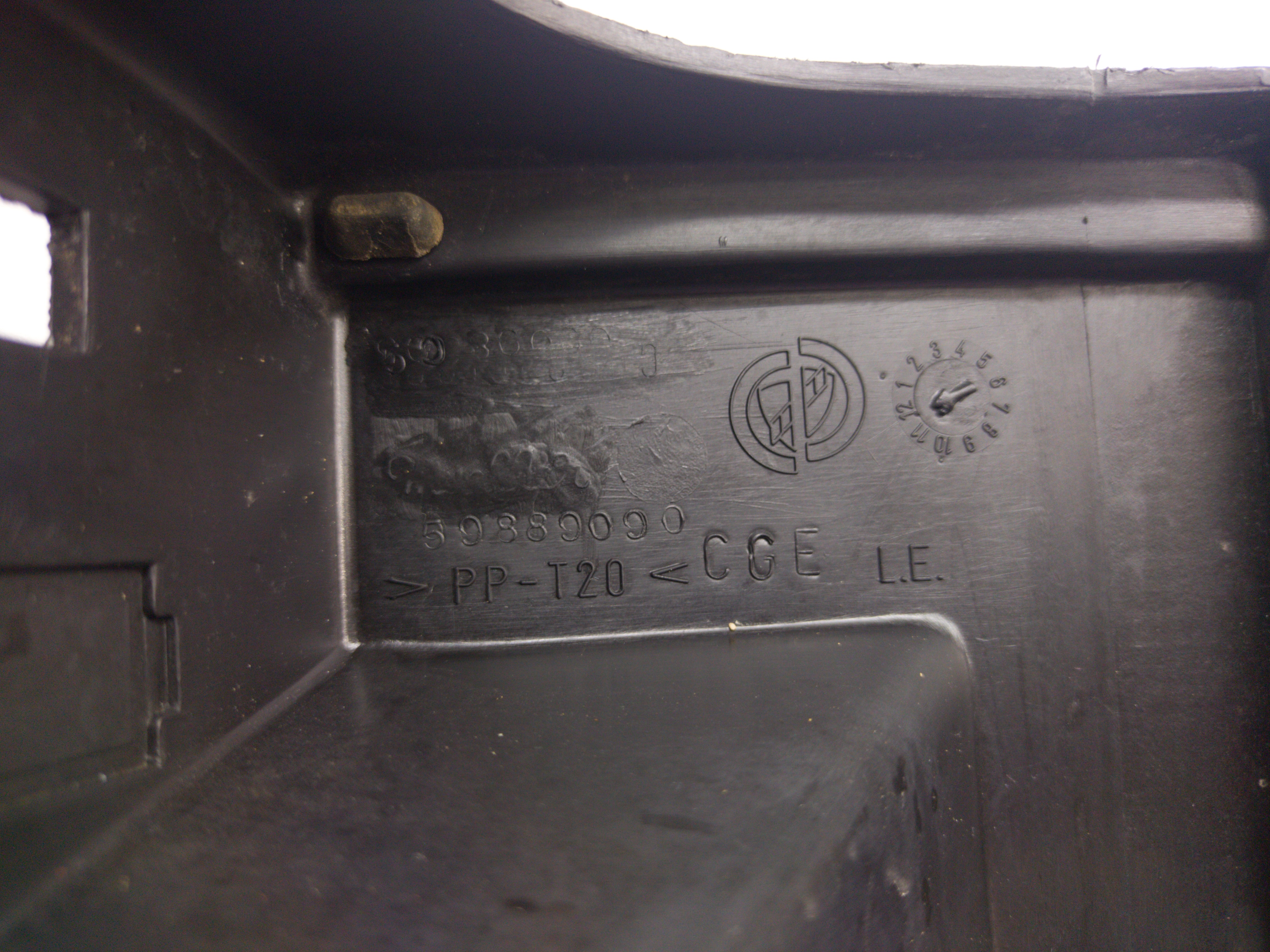 Suporte Bagagito Traseiro Esquerdo Fiat Uno 95/05 7