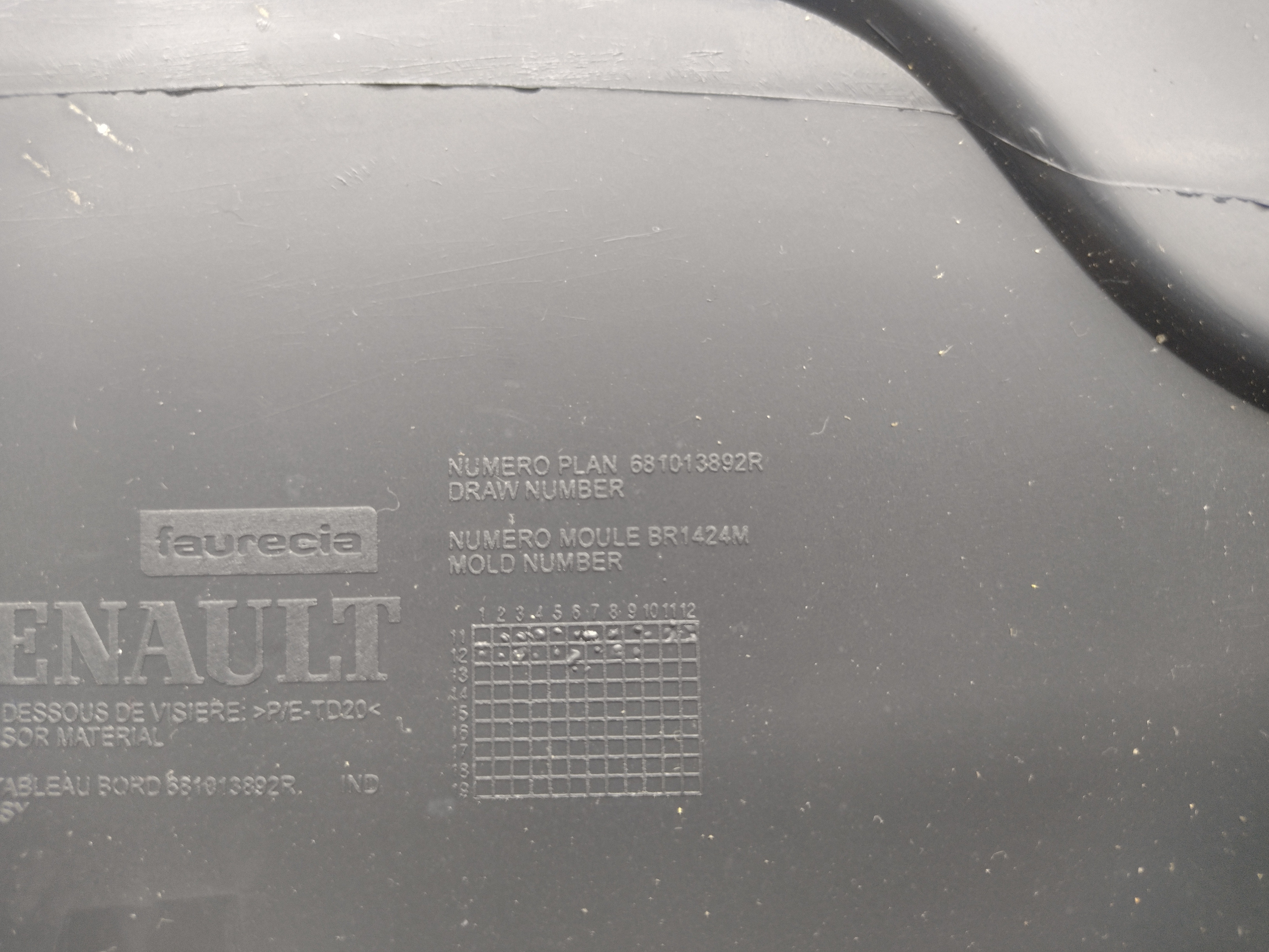 Moldura Painel De Instrumento Renault Logan 2009 4