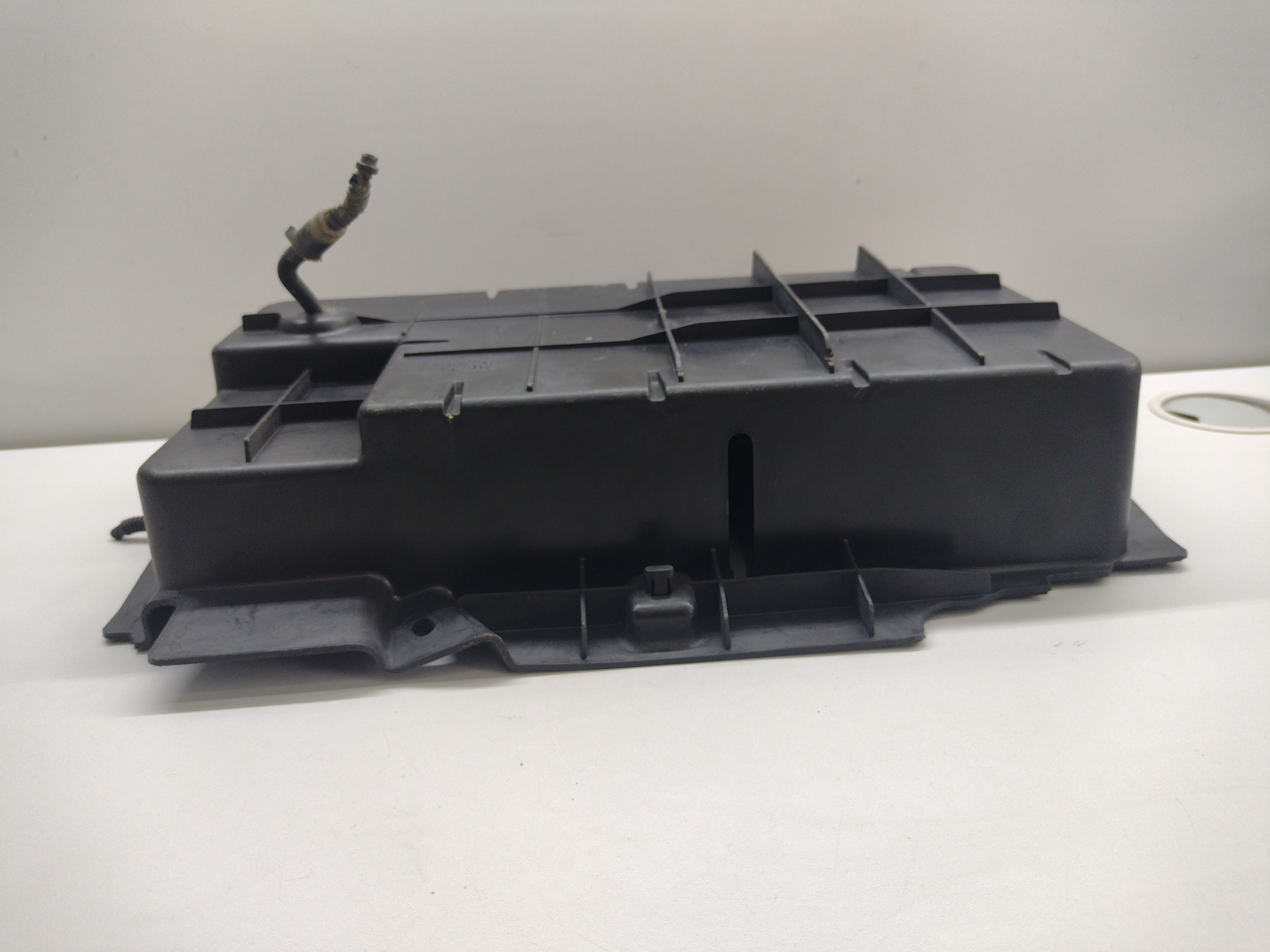 Caixa Suporte Bateria Citroen Xsara Picasso 2006 4