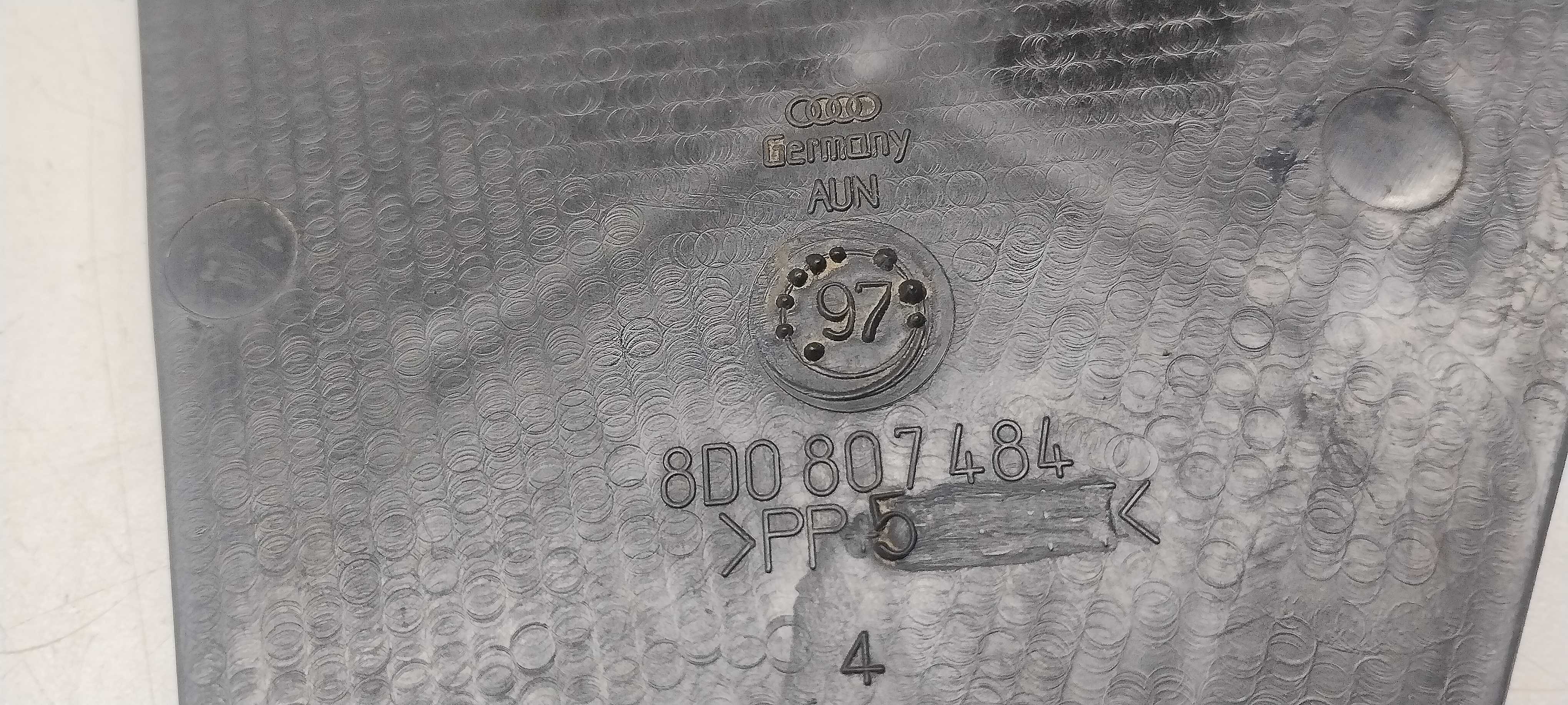 Suporte Do Para-choque Traseiro Direito  Audi A4 3