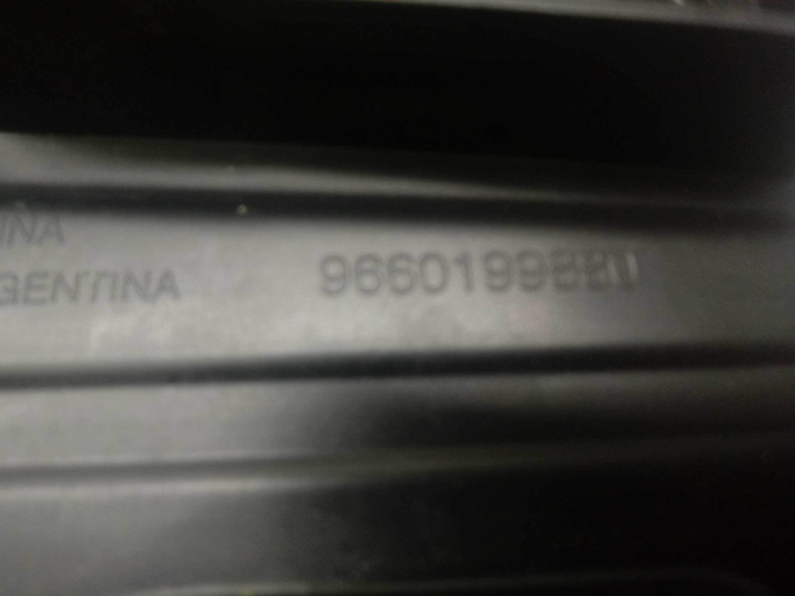 Guia Pára-choque Traseiro Esquerdo Peugeot 307 Sedan 2013 1