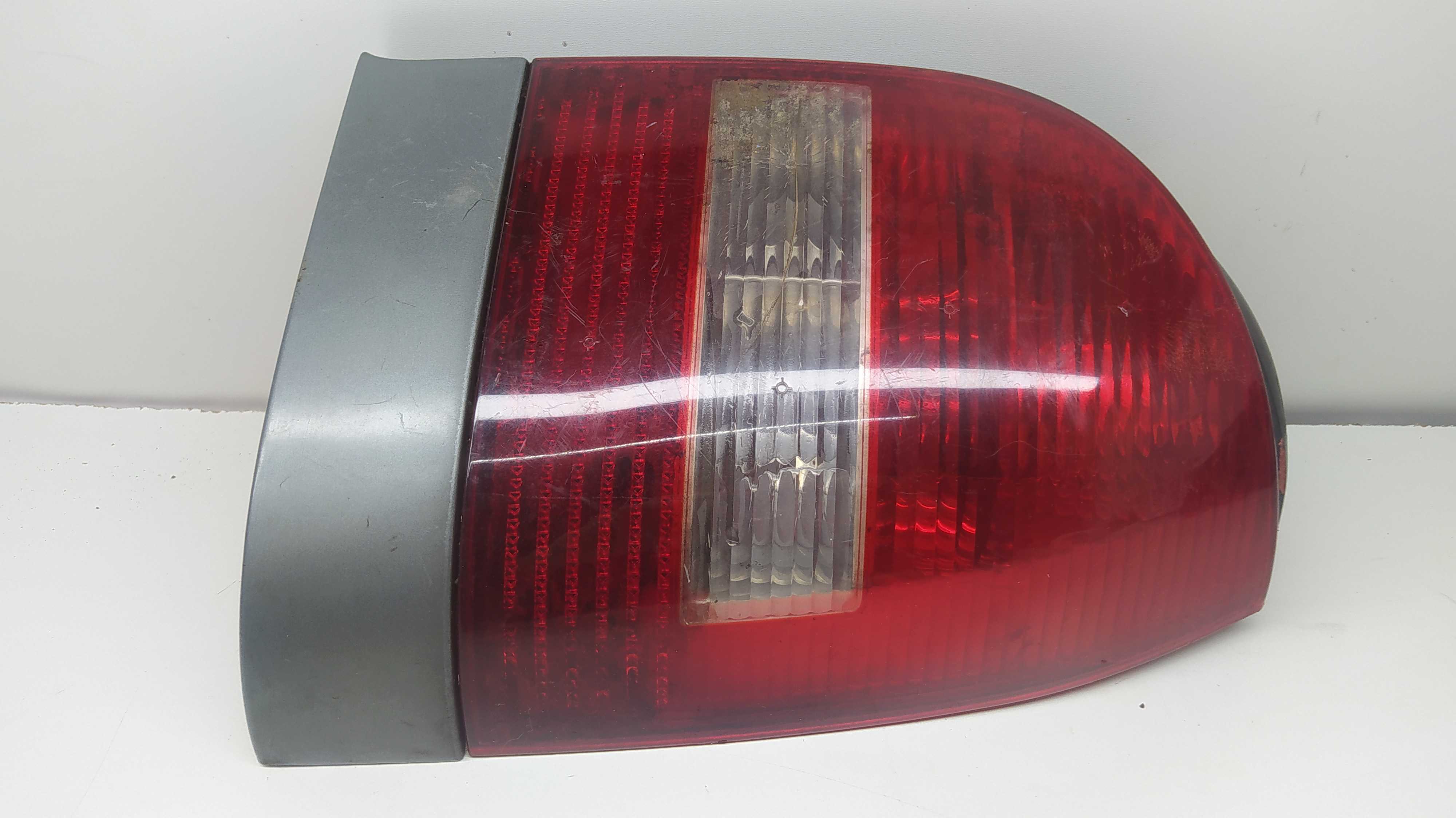 Lanterna Traseira Direita Vw Gol G3 99/05 2