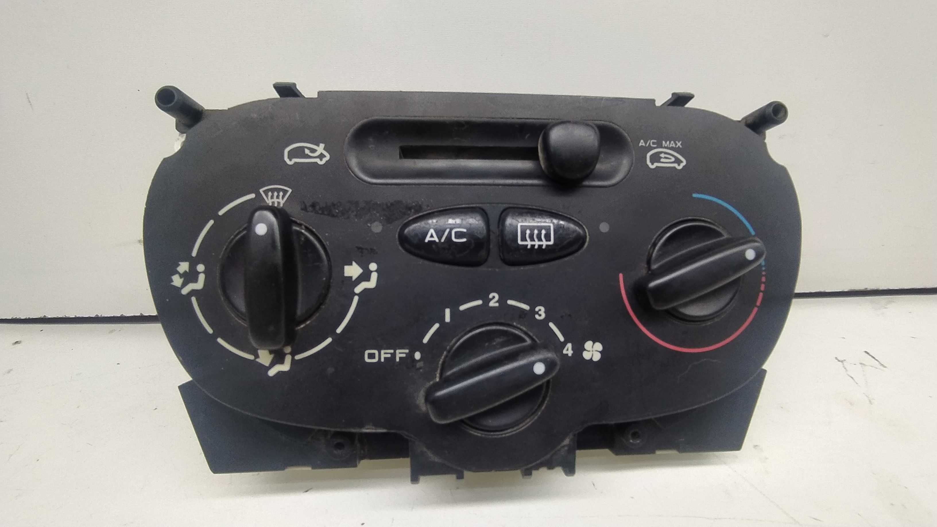 Comando De Ar Peugeot 206/207 2008 2
