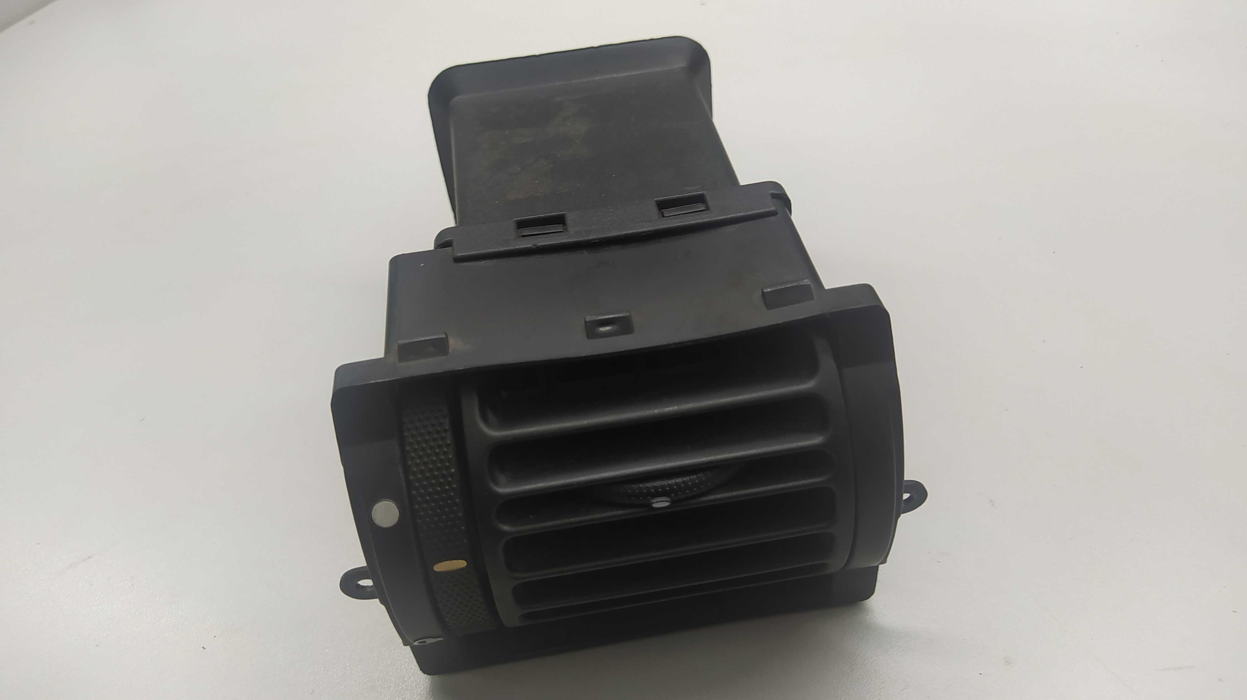 Difusor De Ar Esquerdo Ford Escort 3
