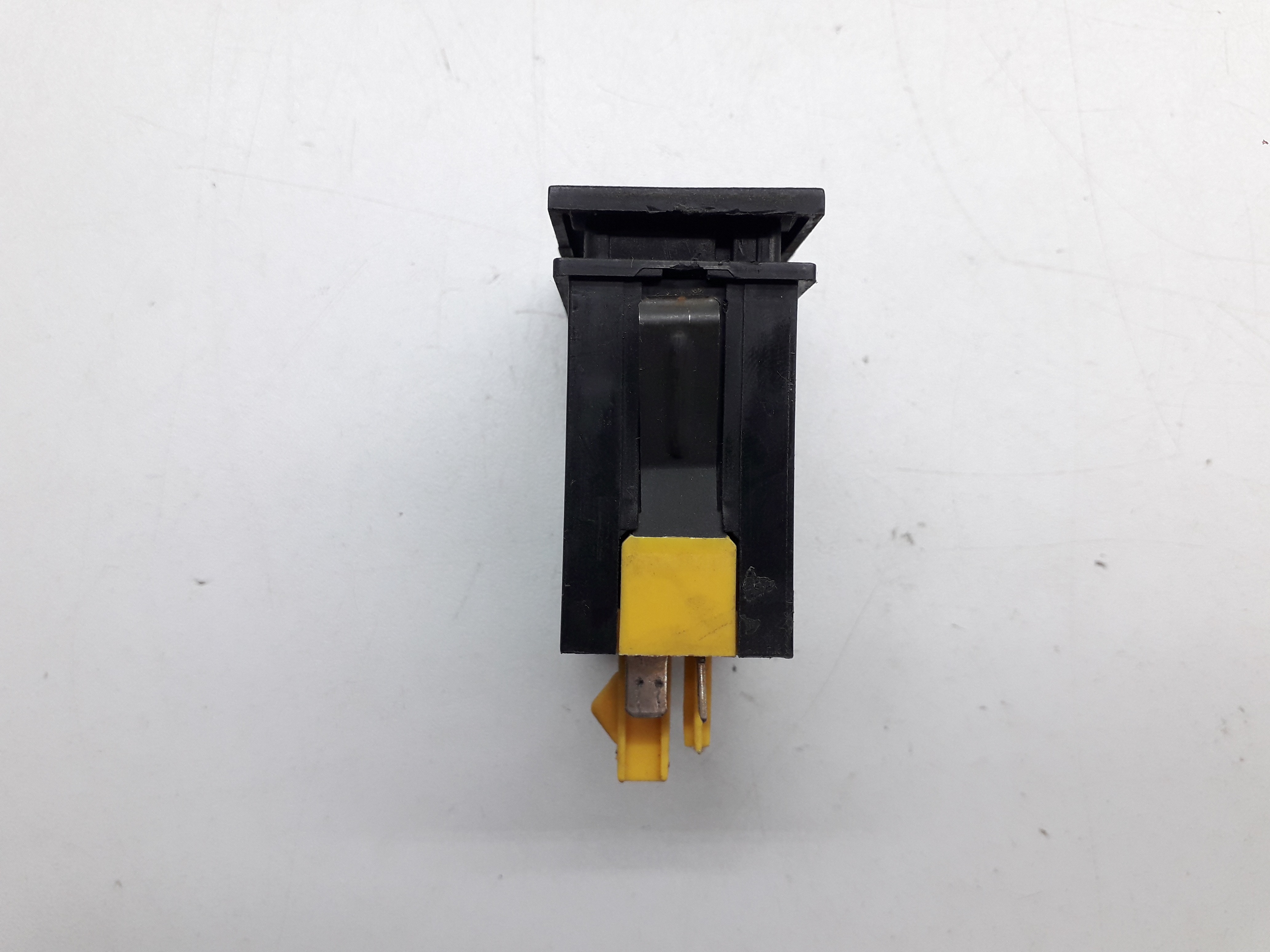 Botão Abertura Porta Malas Vw Gol Parati 3