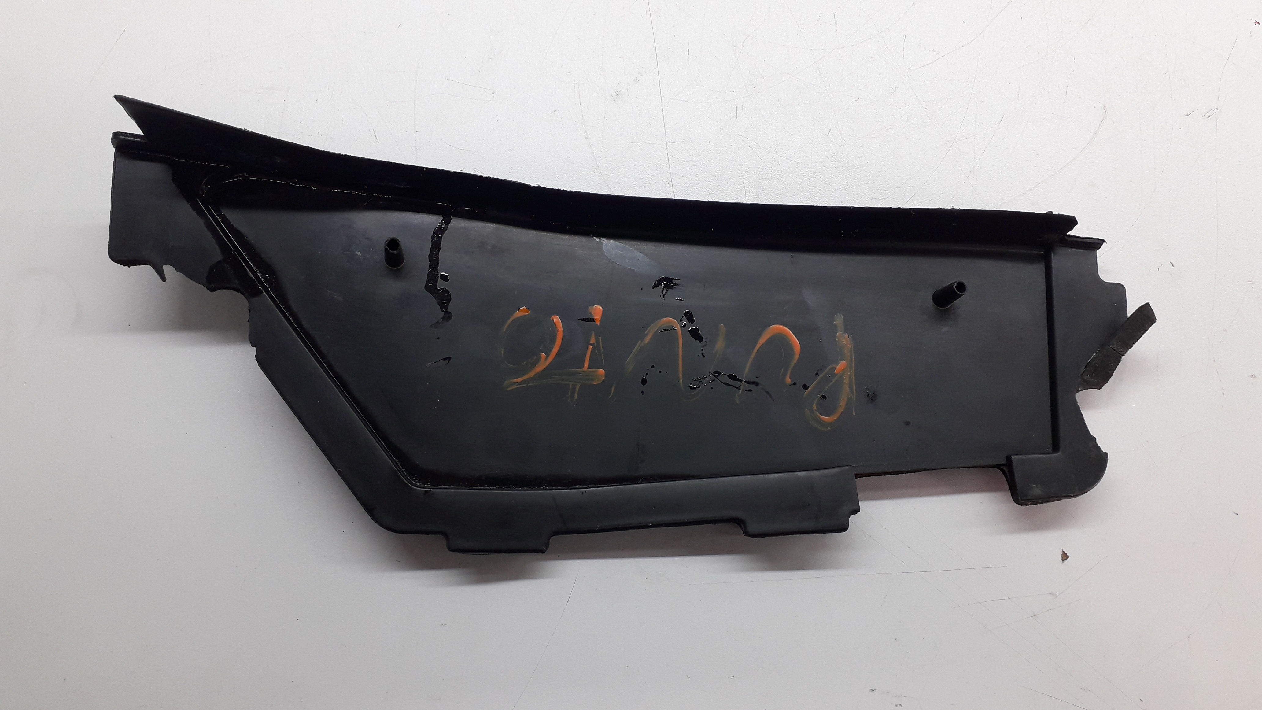 Acabamento Esquerdo Churrasqueira Fiat Punto 12/16 Avariada Preto