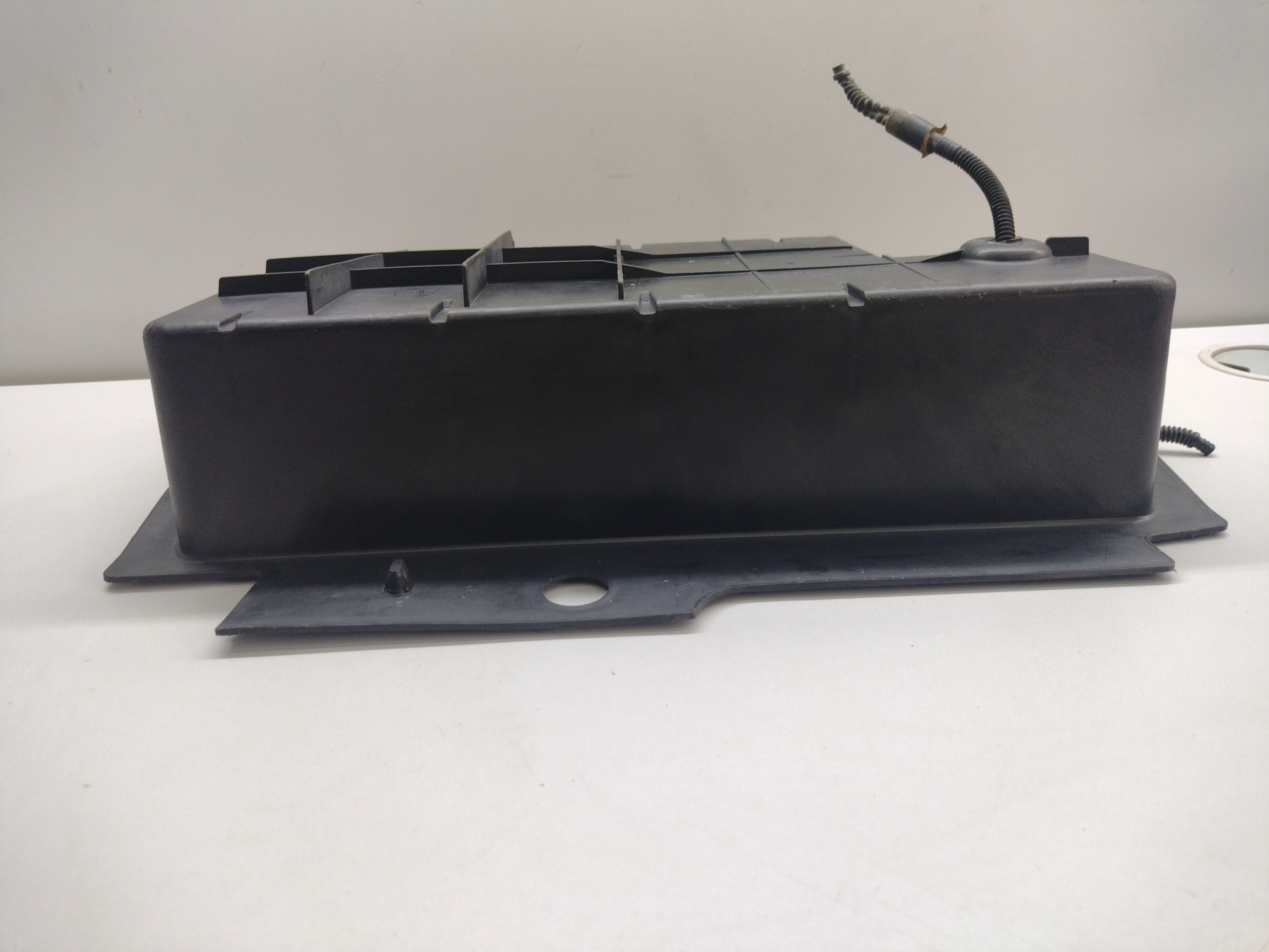 Caixa Suporte Bateria Citroen Xsara Picasso 2006 2