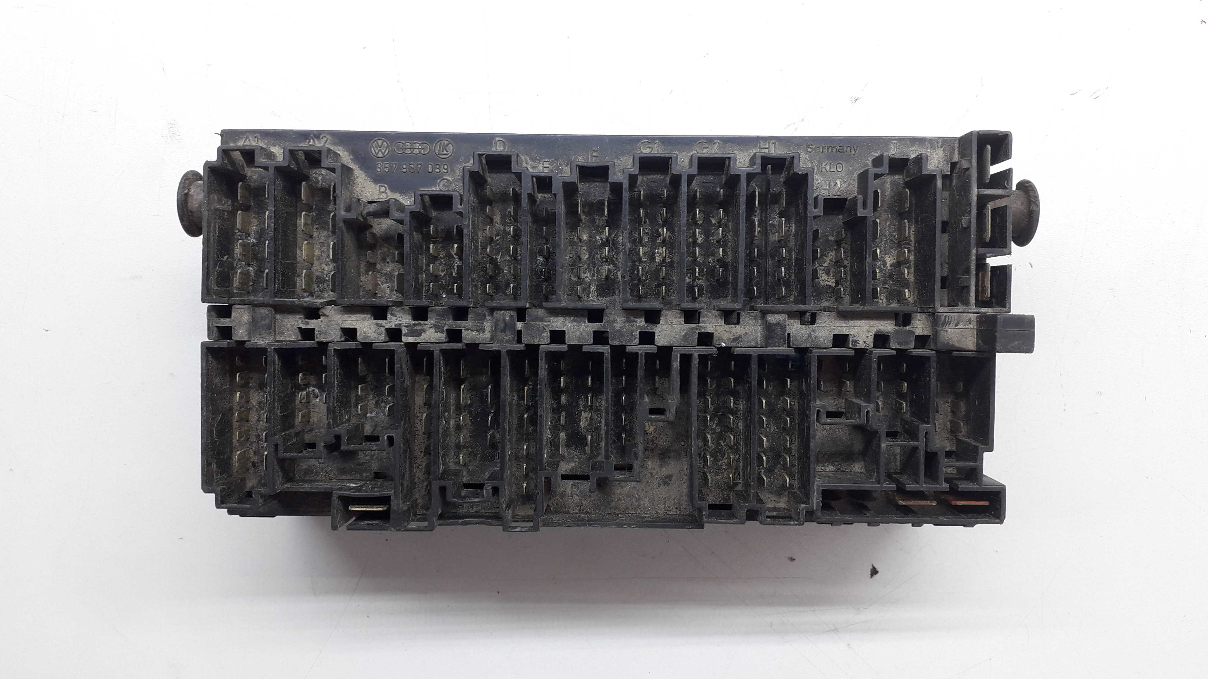 Caixa De Fusíveis Vw Golf/audi A4 1994/1998 1