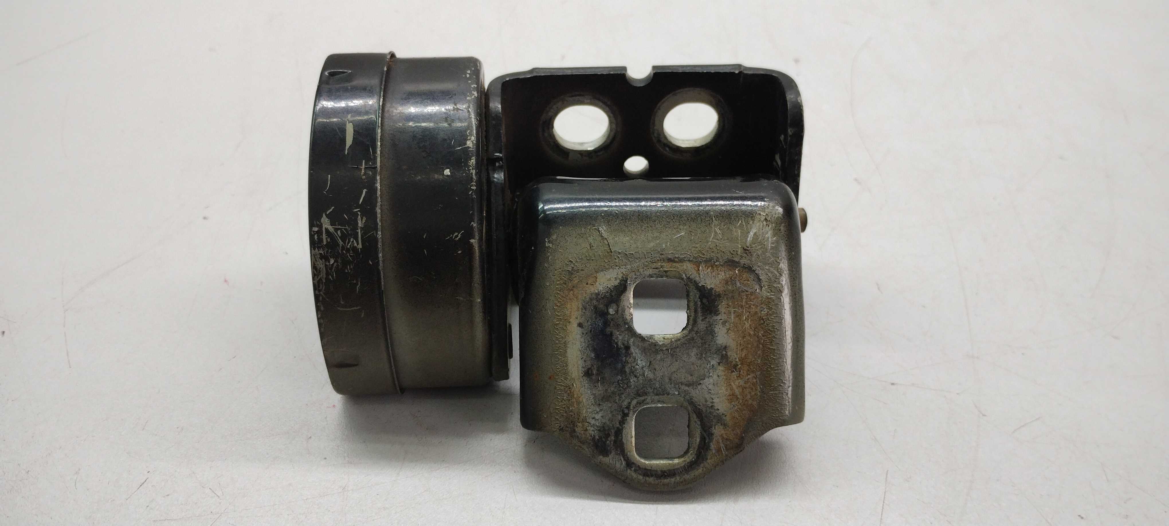 Dobradiça Porta Dianteira Direita superior Megane 2009 1