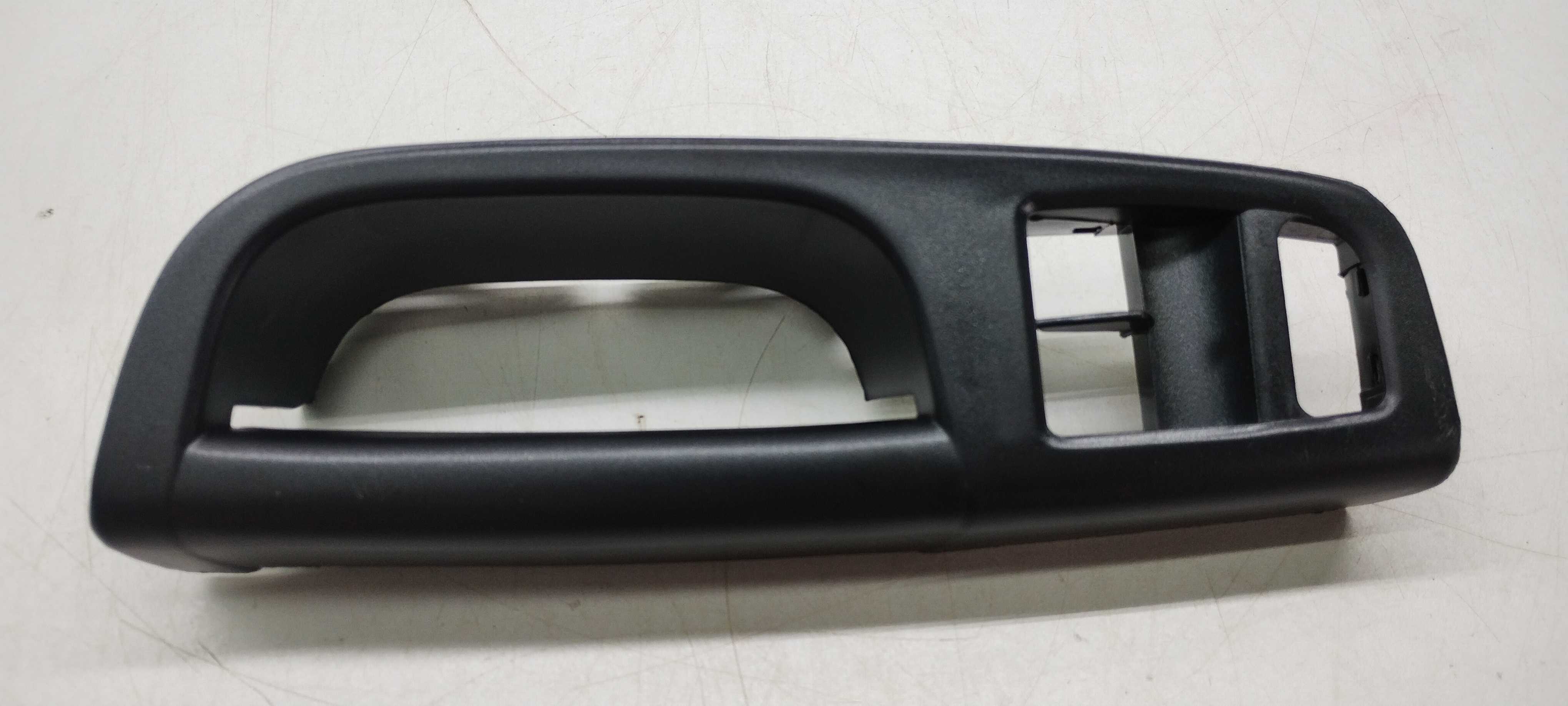 Puxador Porta Dianteira Esquerdo Vw Gol Voyage G5/g6