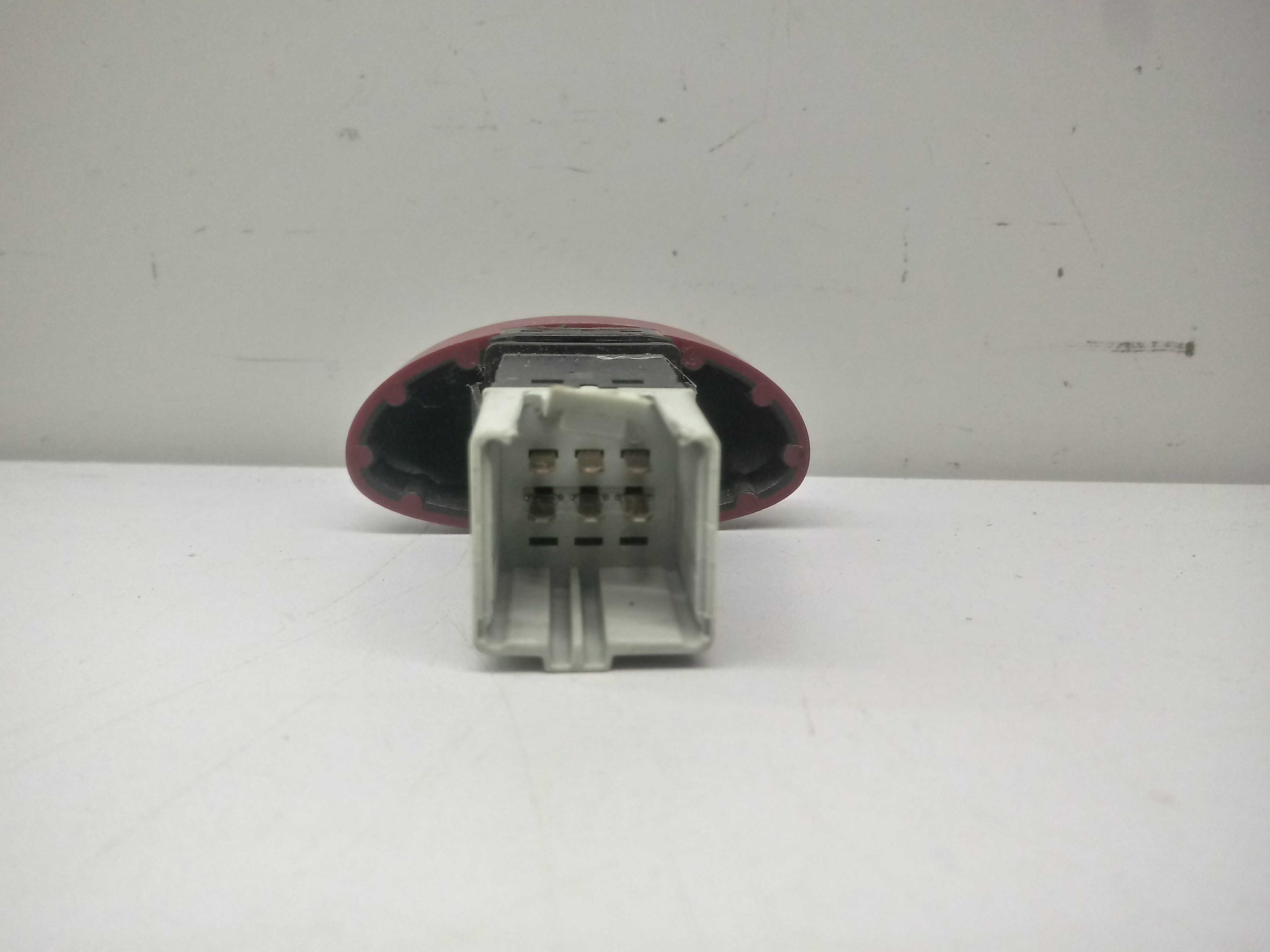 Botao De Pisca Alerta Citroen Xsara Picasso 02/11 Vermelho 2