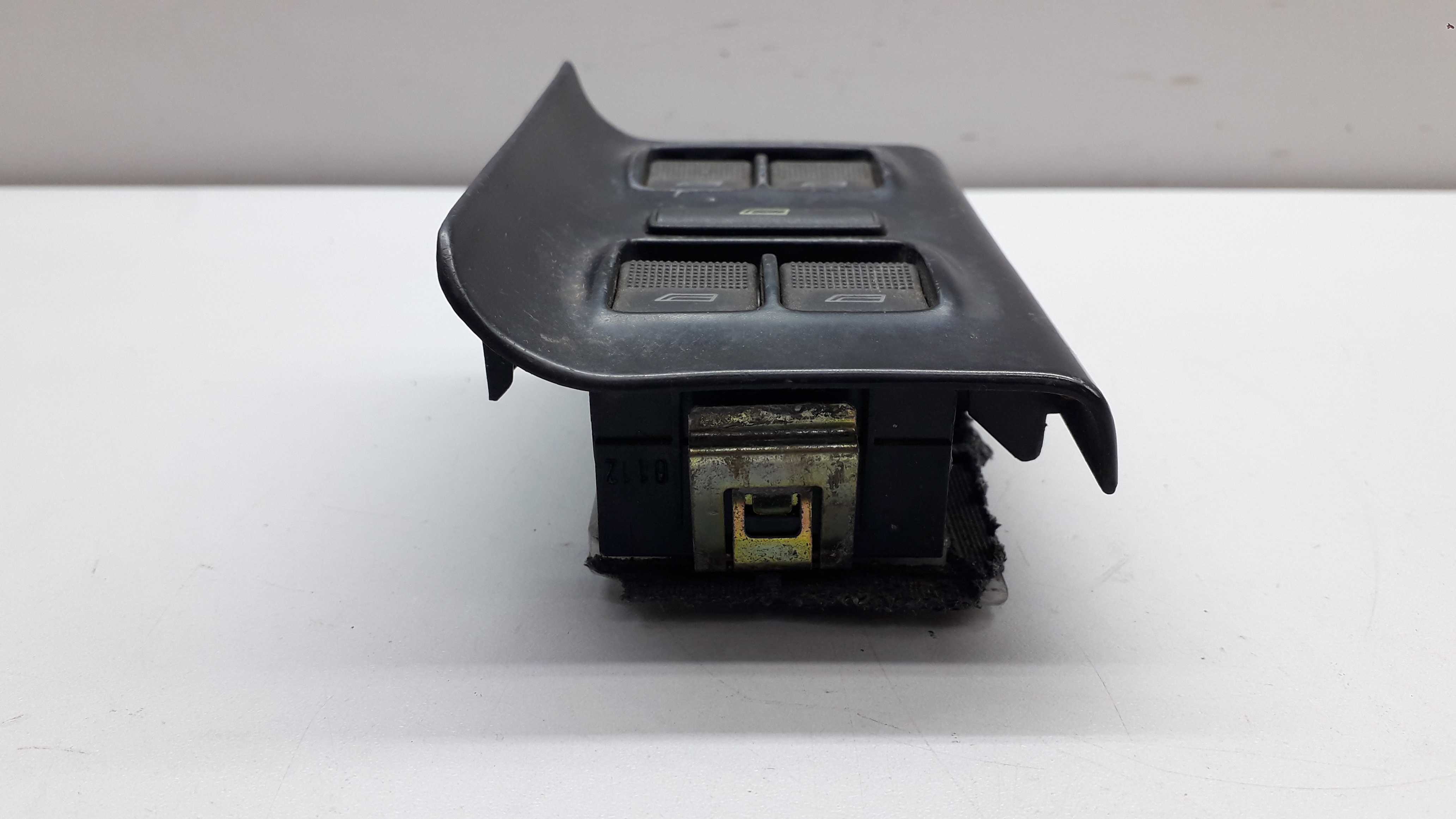 Botão Comando Vidro Elétrico Dianteiro Esquerdo Audi A4 99 2