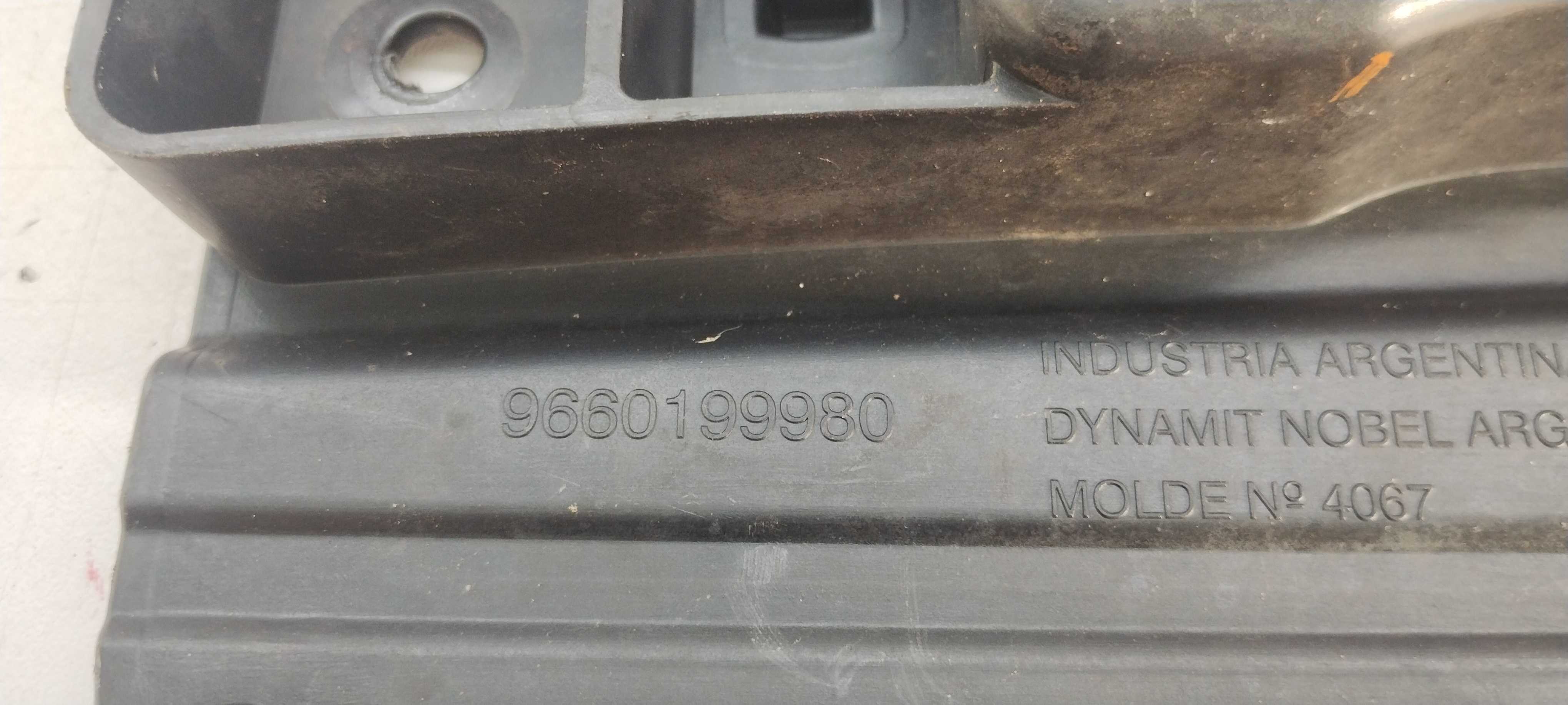 Guia Suporte Traseiro Esquerdo Peugeot 307 2008 3