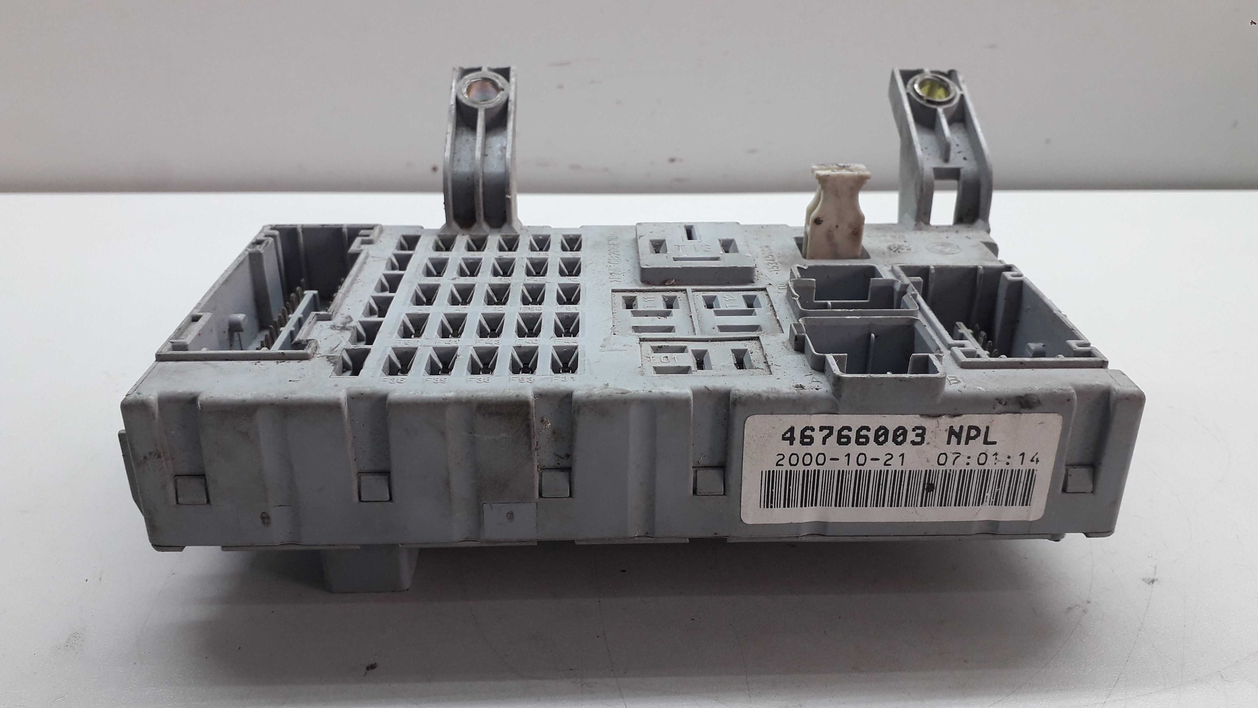 Caixa De Fusíveis Fiat Palio Idea 2005/2010 2