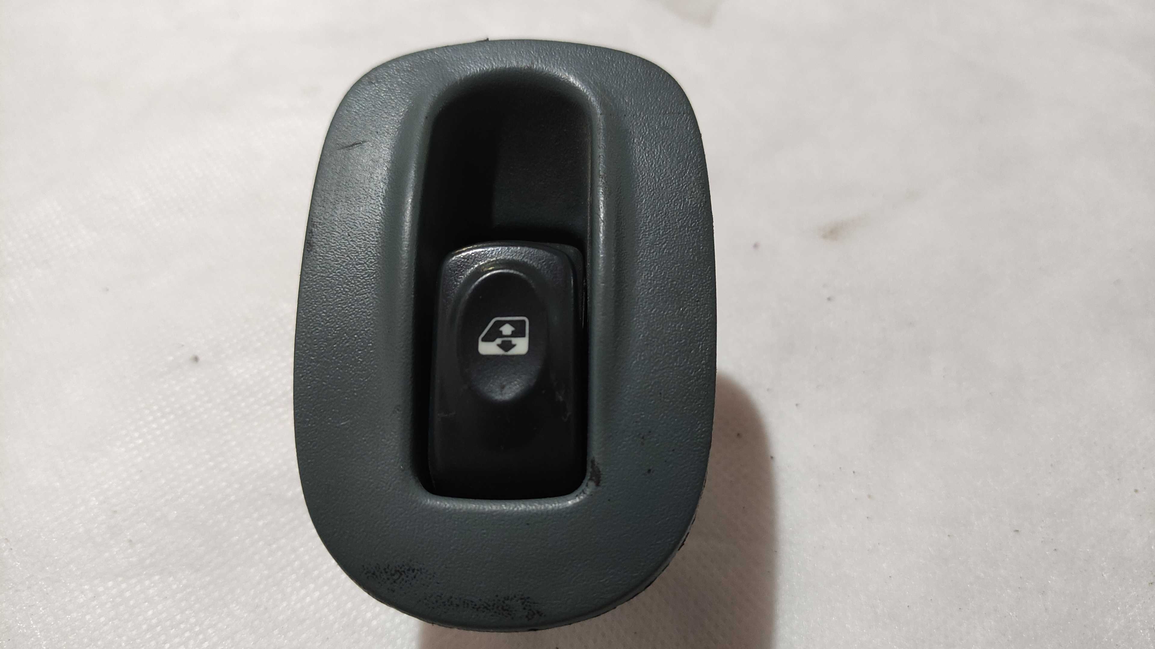 Botao Comando Vidro Eletrico Renault Scenic 99 1