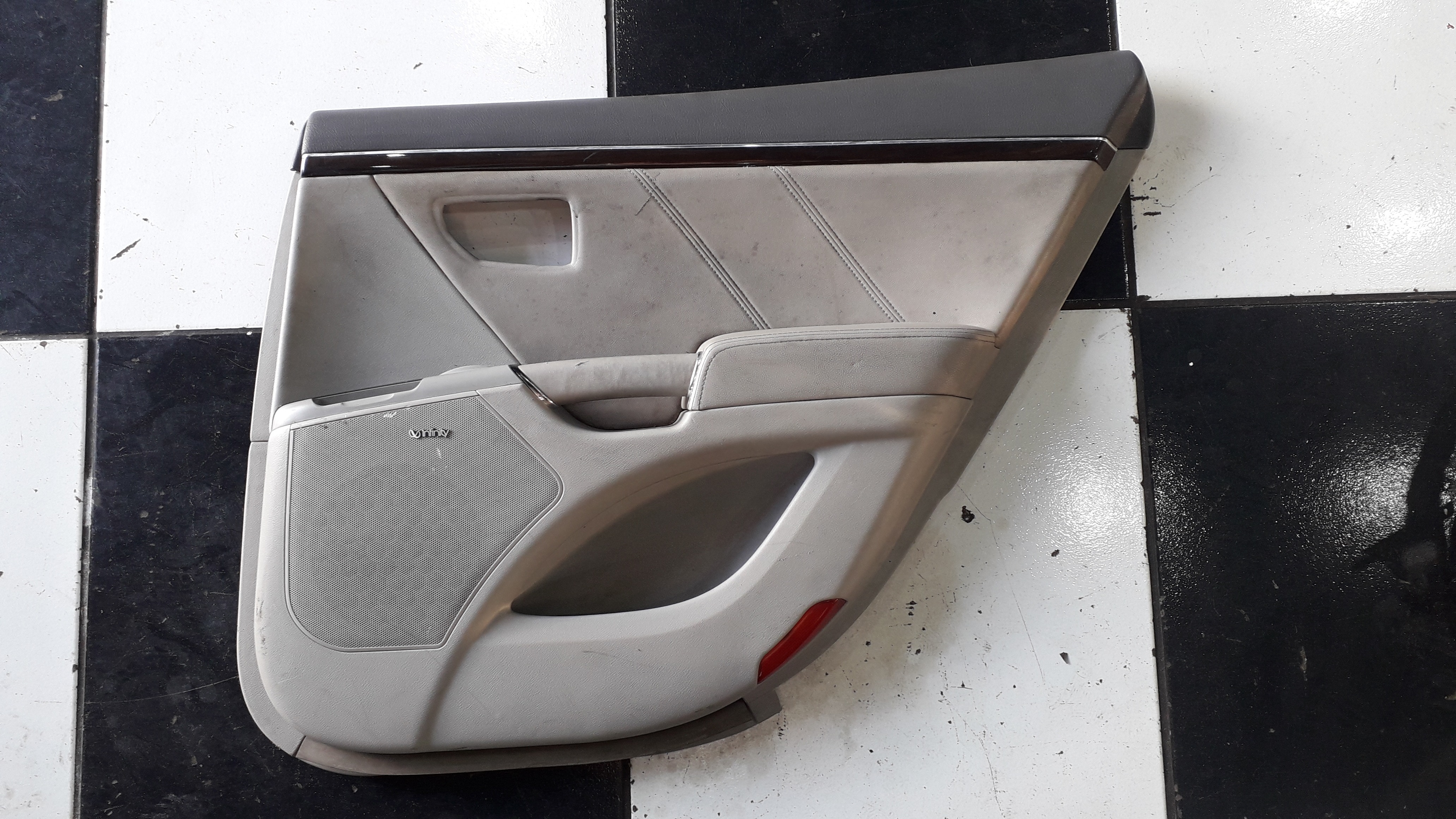 Forro De Porta Traseira Direita Hyundai Azera 2009 1
