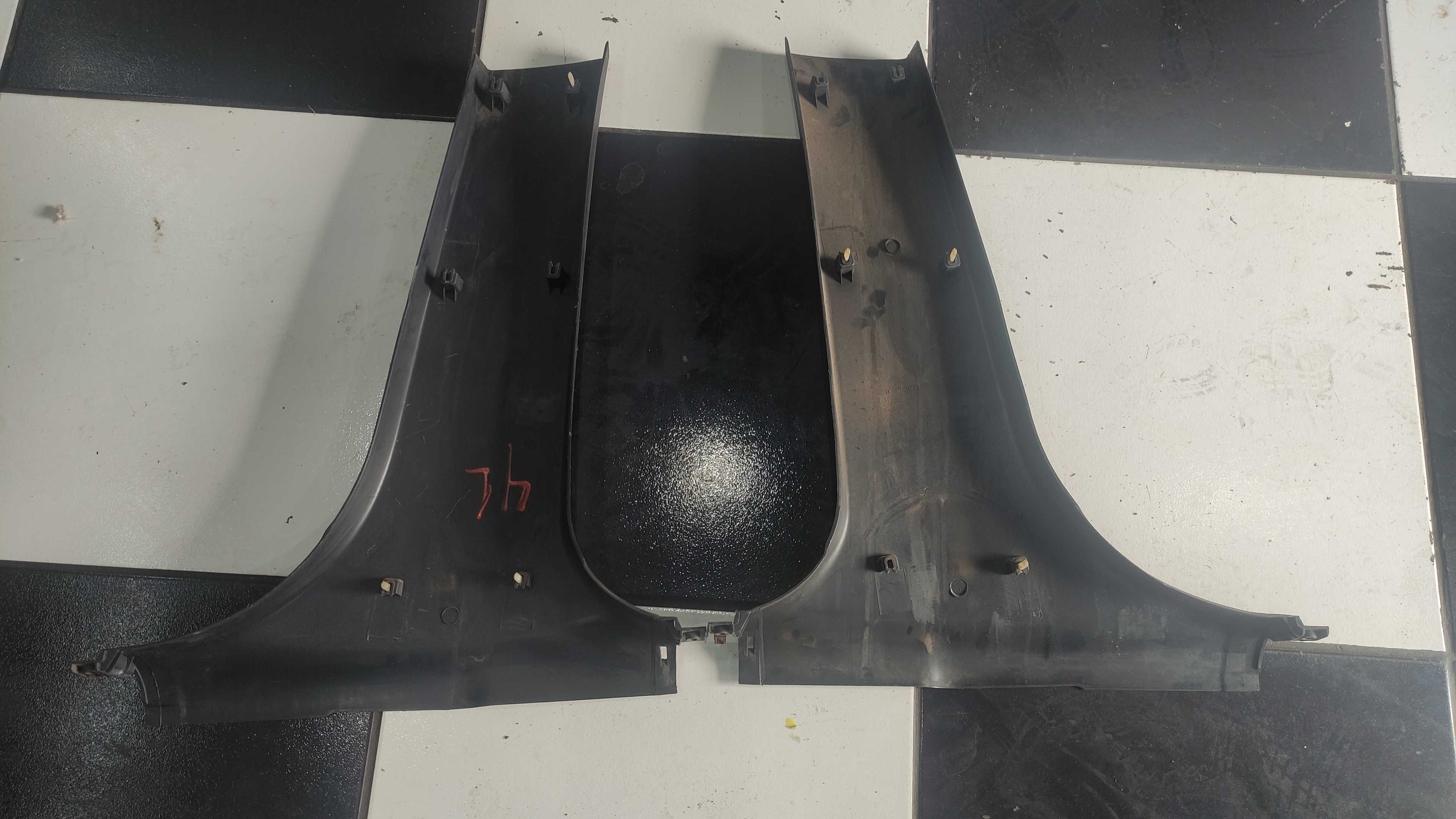 Par Moldura Coluna Central Fiat Stilo 2003 2