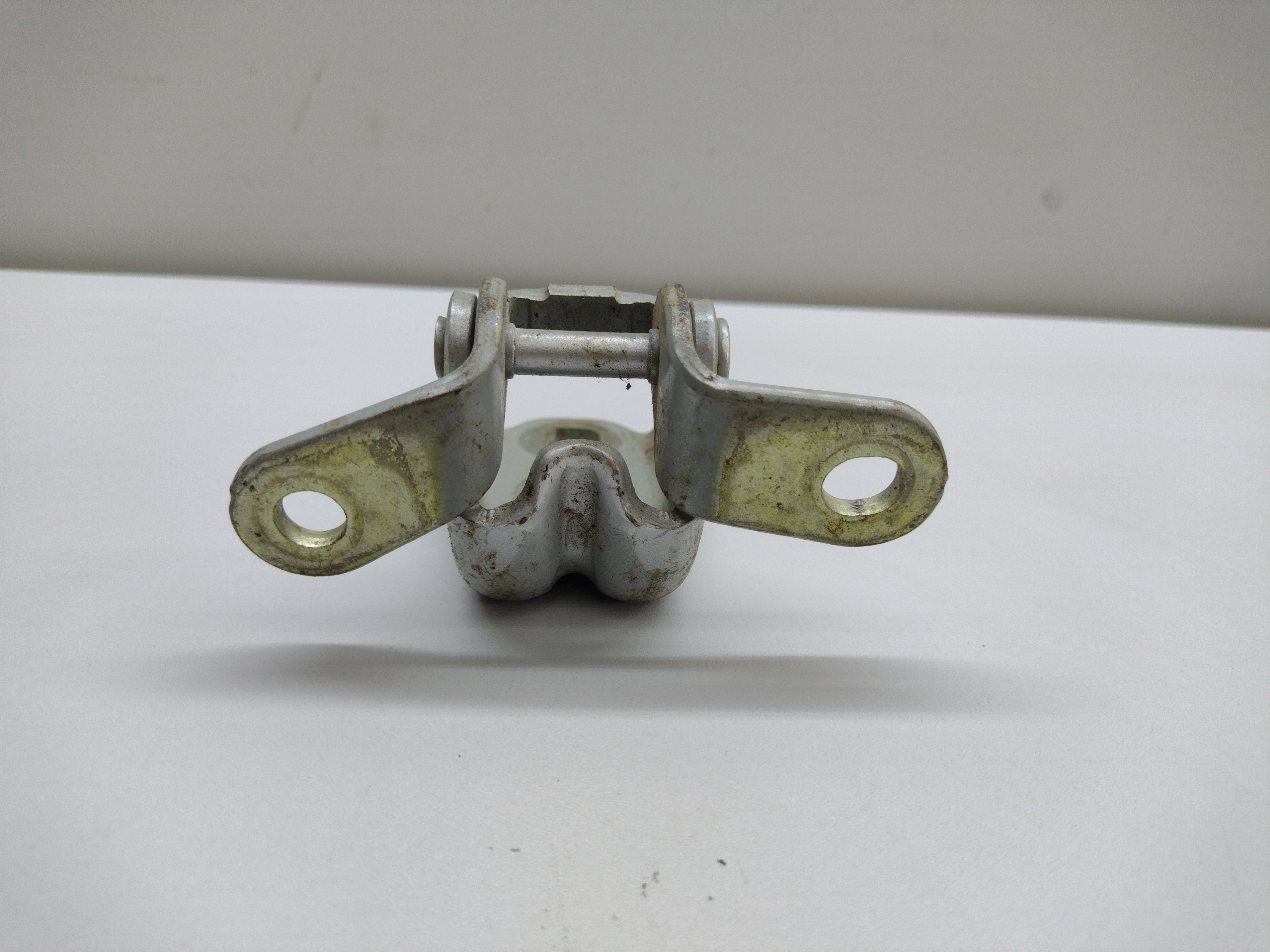 Dobradiça Porta Dianteira Direita Chevrolet Prisma 3