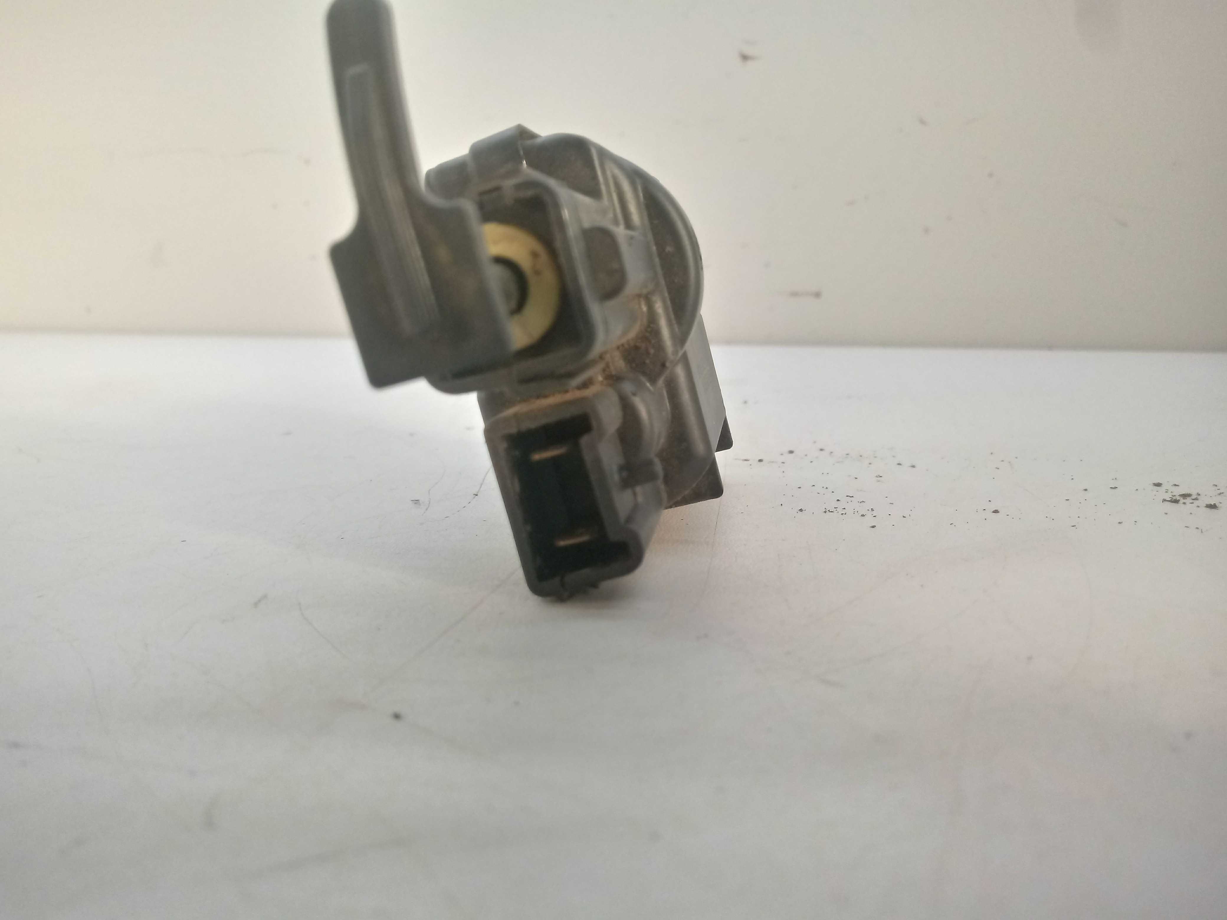 Trava Portinhola Tampa Tanque Renault Megane 2009 4