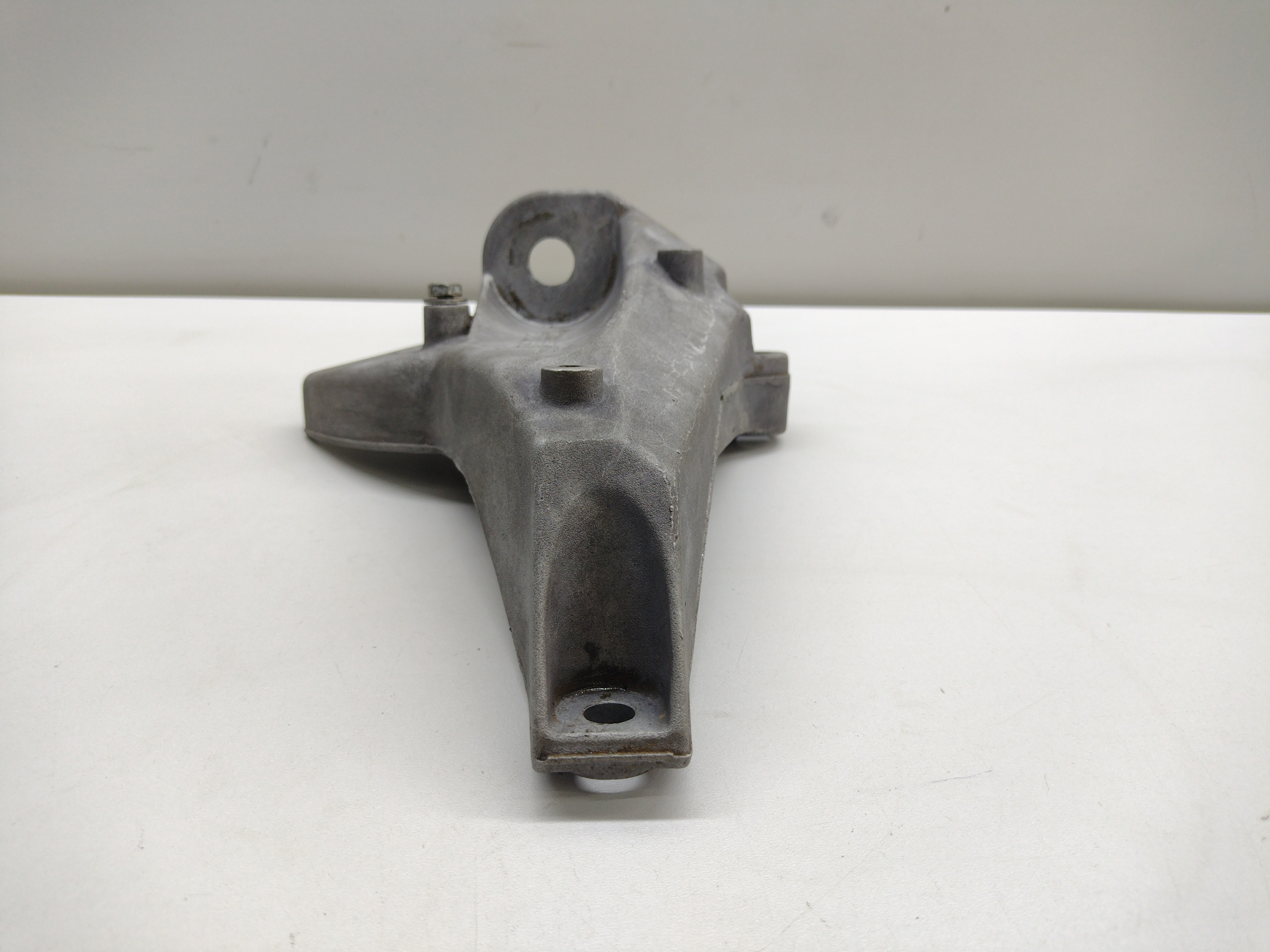 Suporte Esquerdo Câmbio Audi A4 2.4 99/01 5
